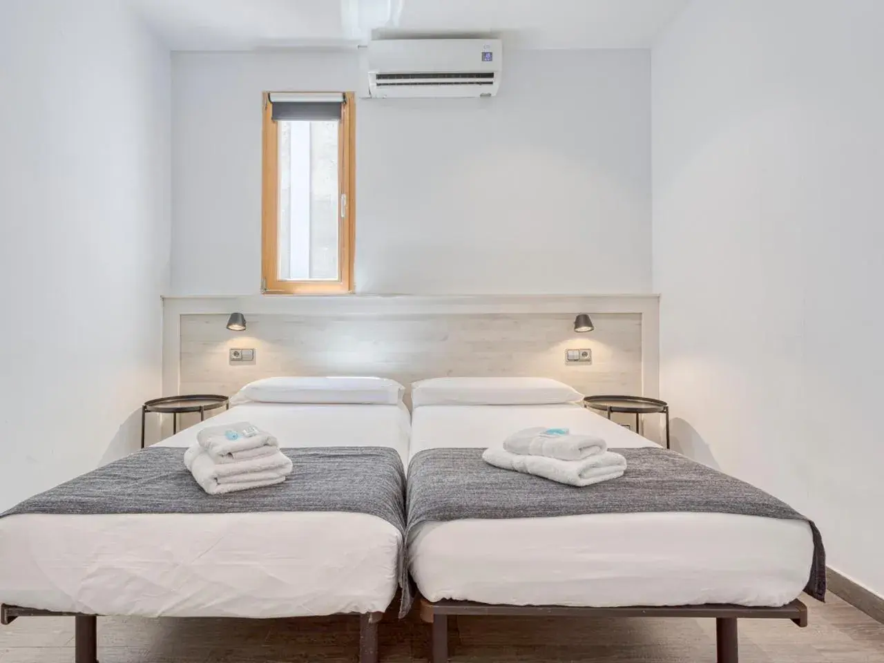 Premium Twin Room in HOSTAL BEDMATES Premium Twin Room in HOSTAL BEDMATES