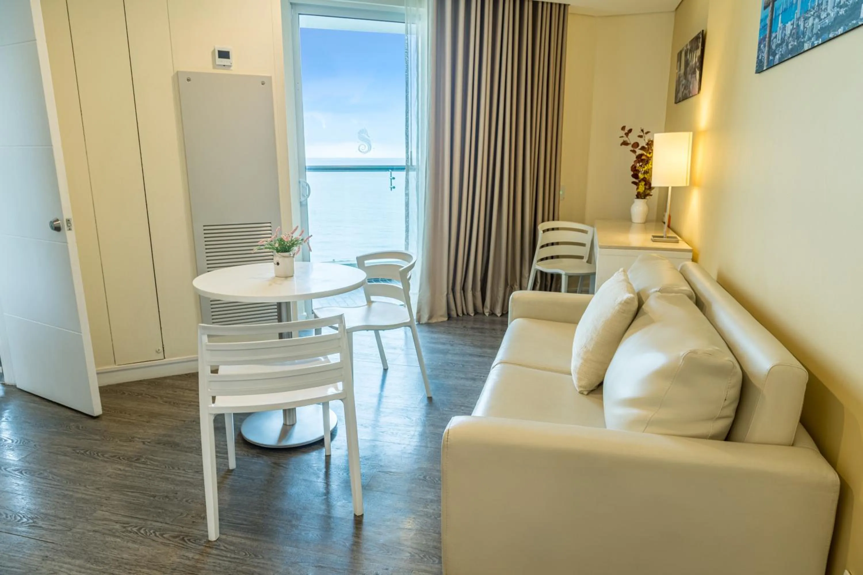 Living room in GHL Corales de Indias