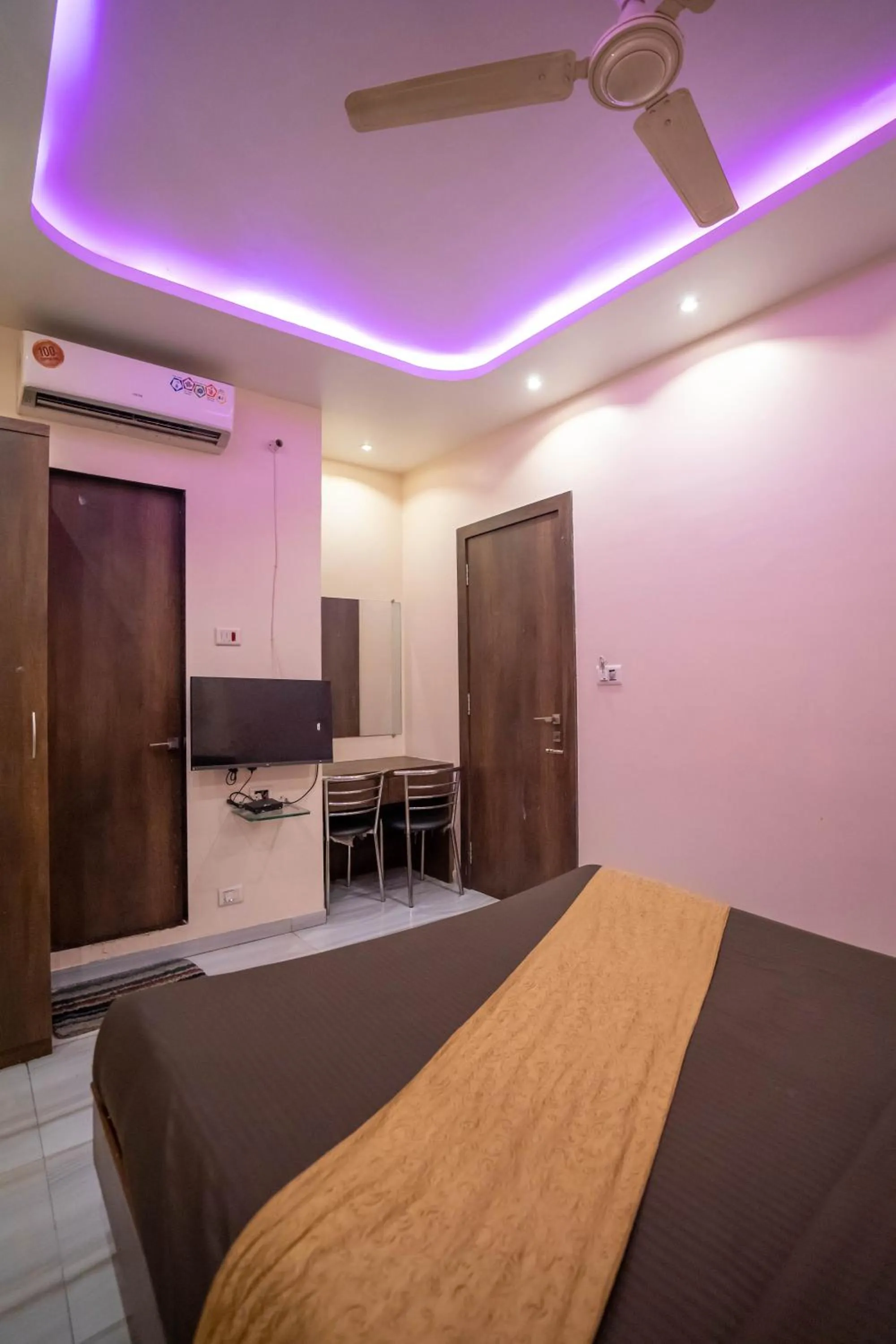 Bed in Hotel Royce Executive Near US Consulate, Bandra Kurla Complex