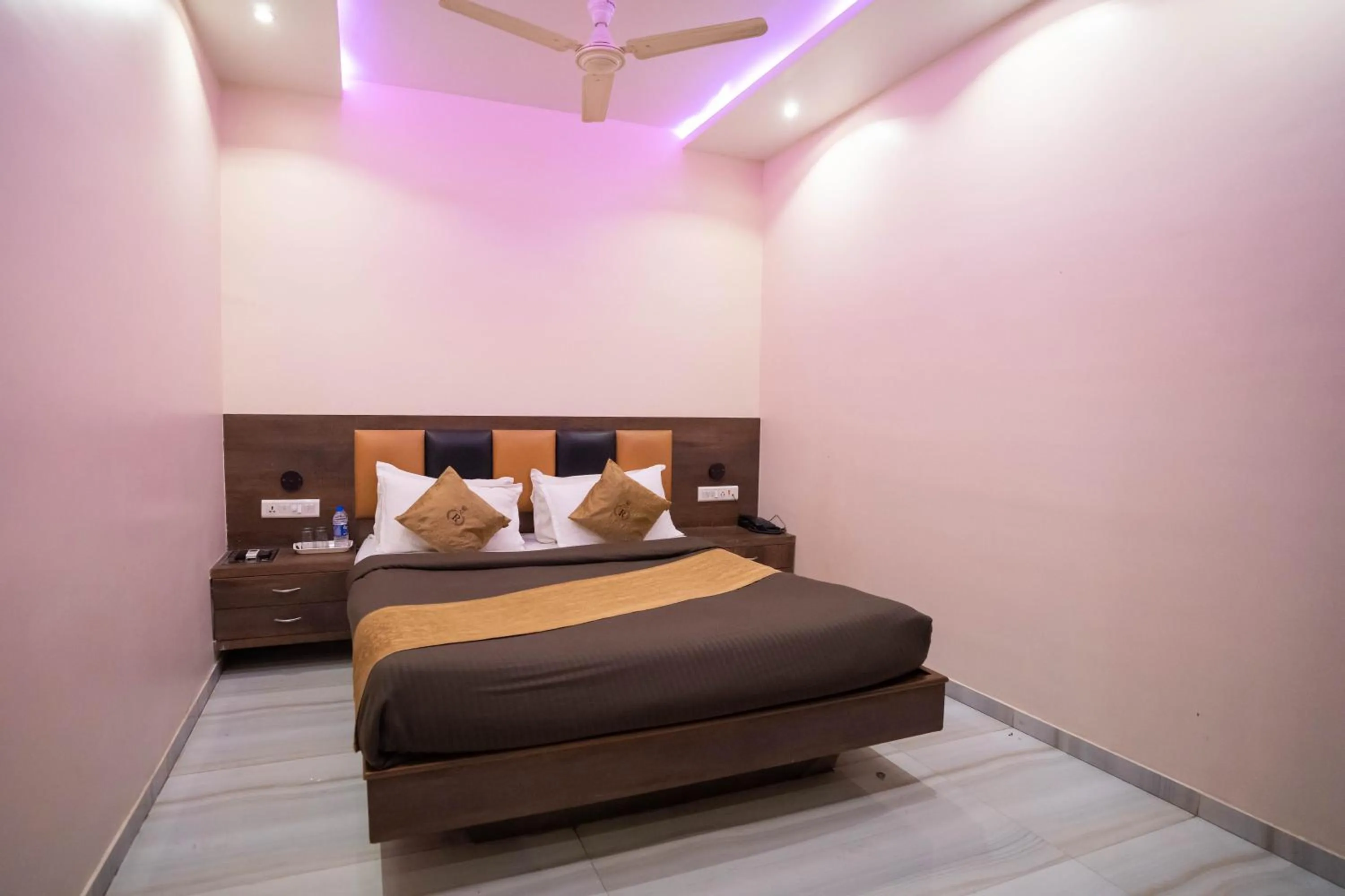 Bedroom, Bed in Hotel Royce Executive Near US Consulate, Bandra Kurla Complex
