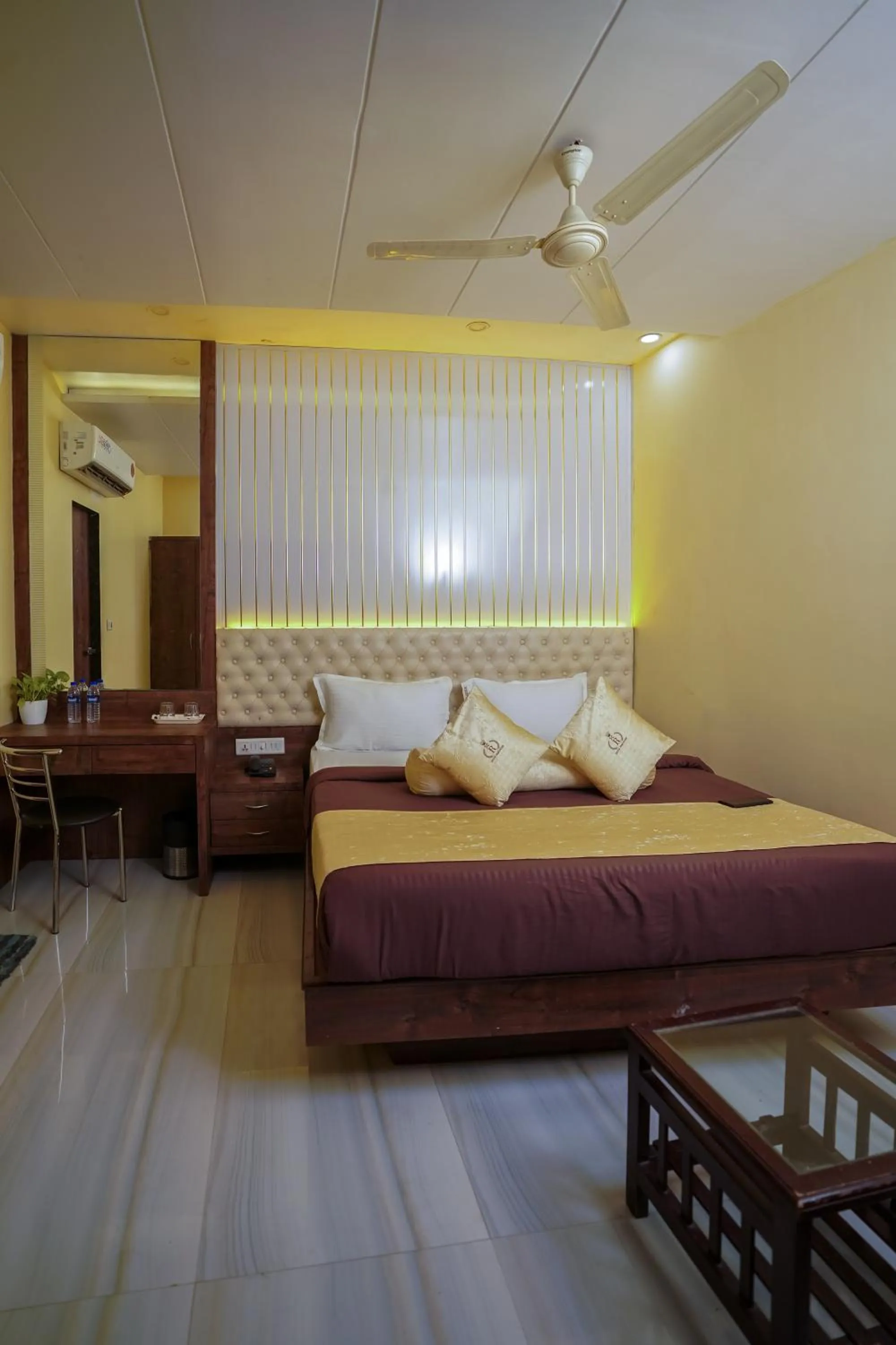 Bed in Hotel Royce Executive Near US Consulate, Bandra Kurla Complex