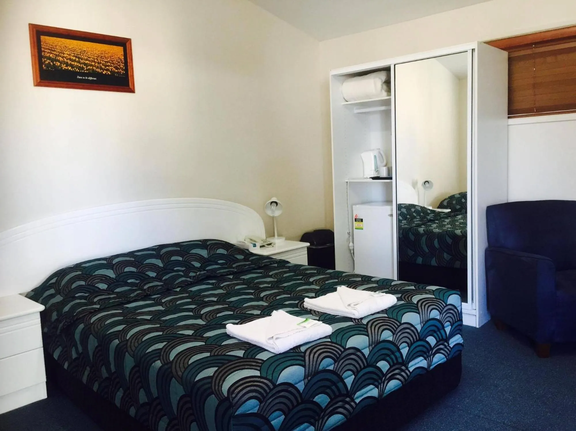 Bed in Springsure Overlander Motel