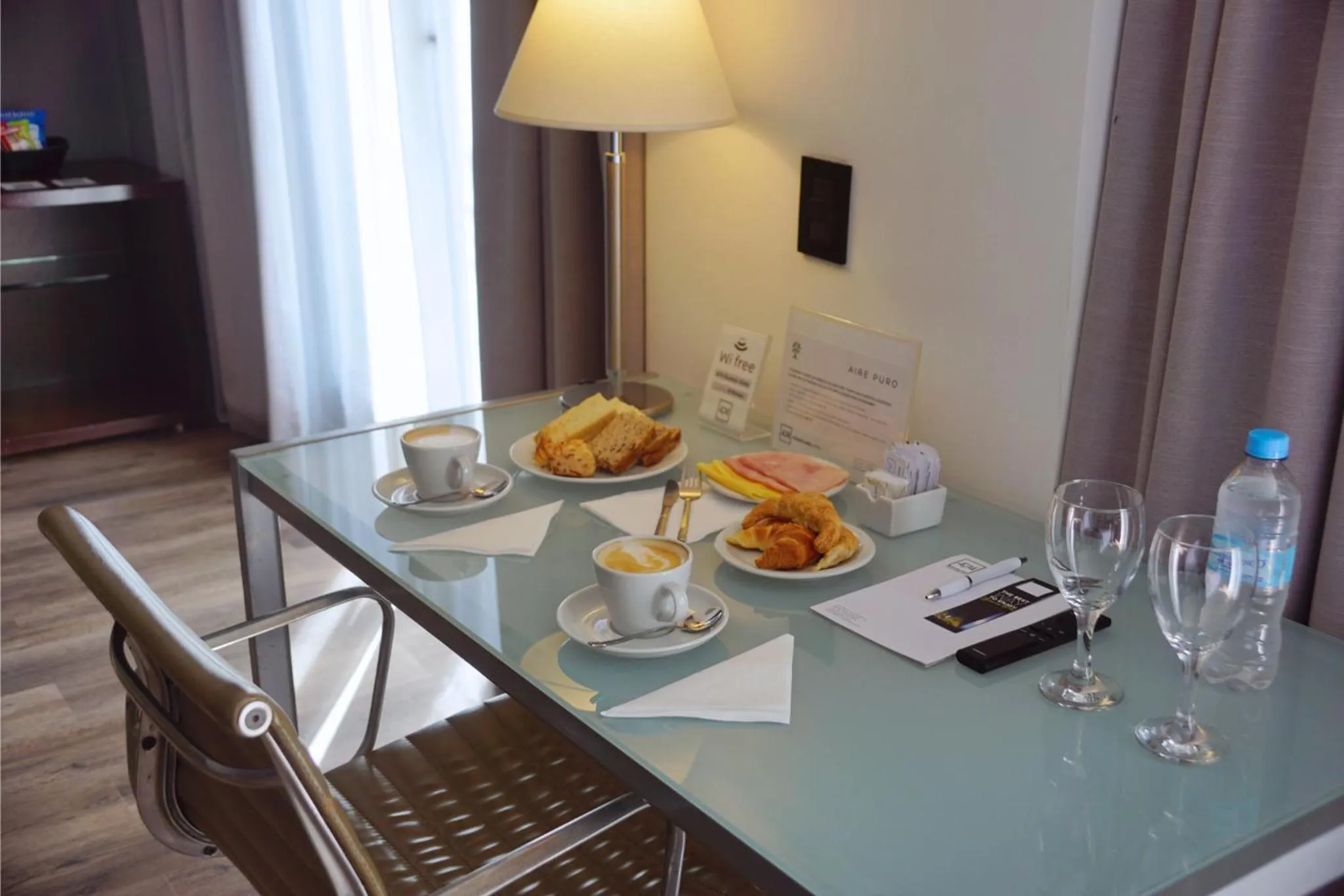 Seating area in 474 Buenos Aires Hotel