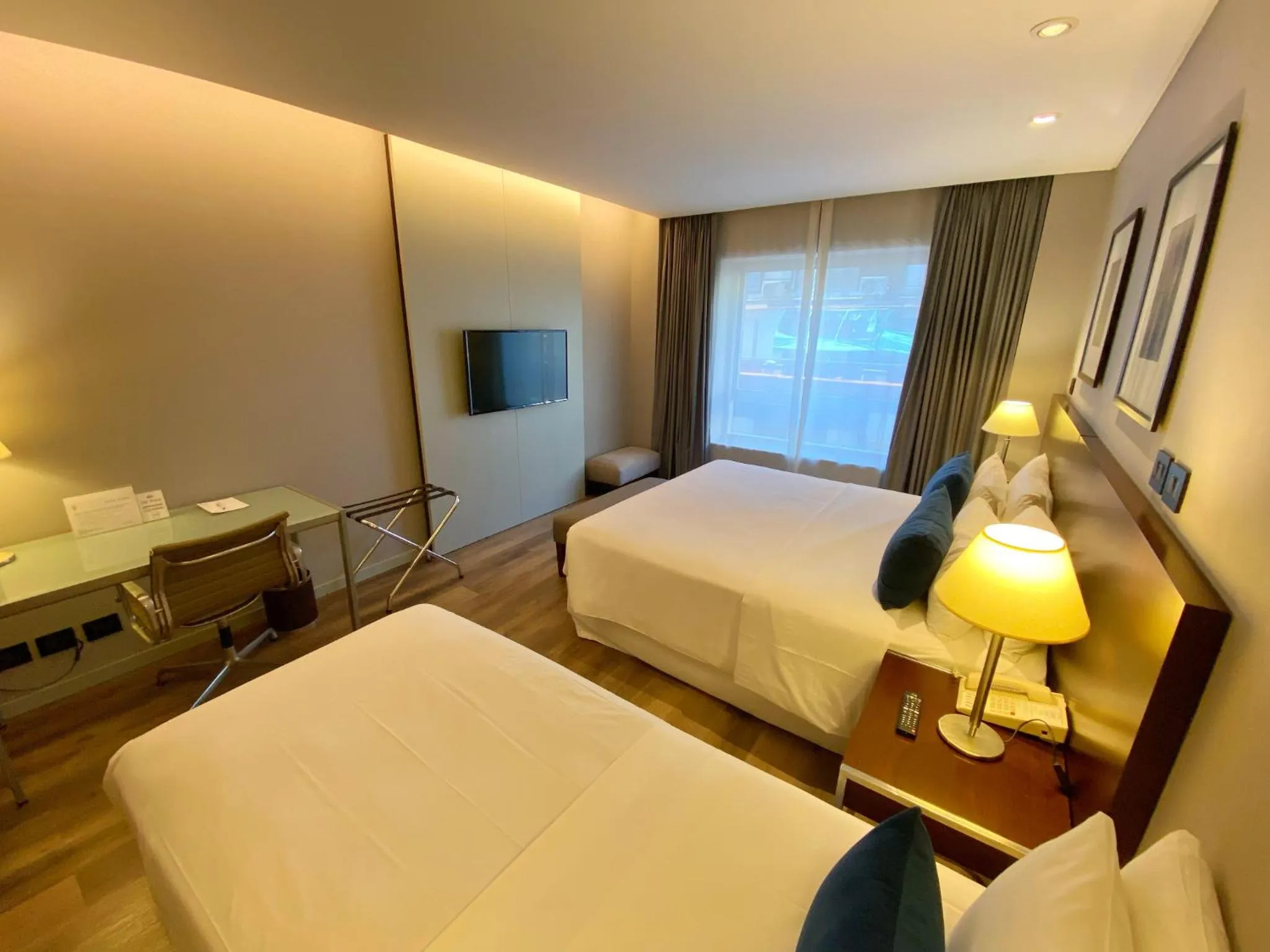 Communal lounge/ TV room, Bed in 474 Buenos Aires Hotel