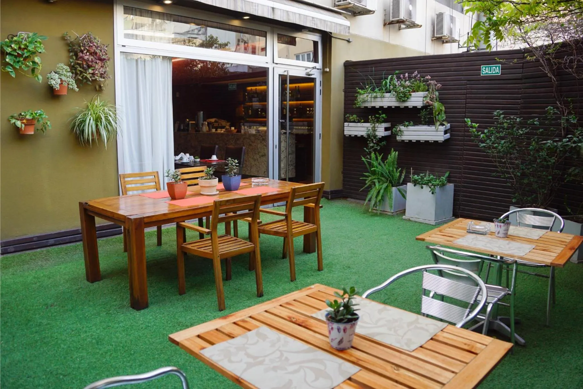 Patio in 474 Buenos Aires Hotel