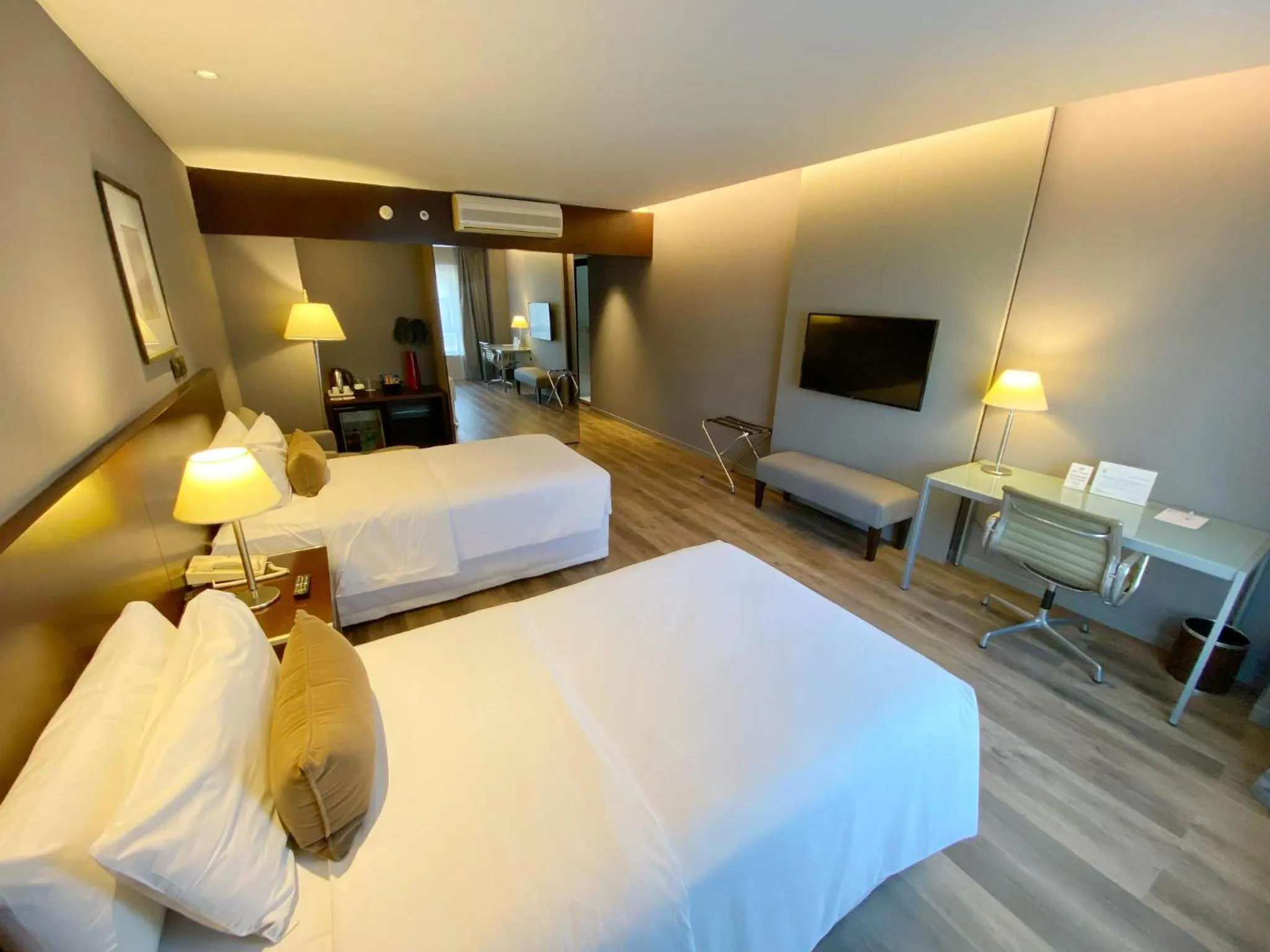 Communal lounge/ TV room, Bed in 474 Buenos Aires Hotel