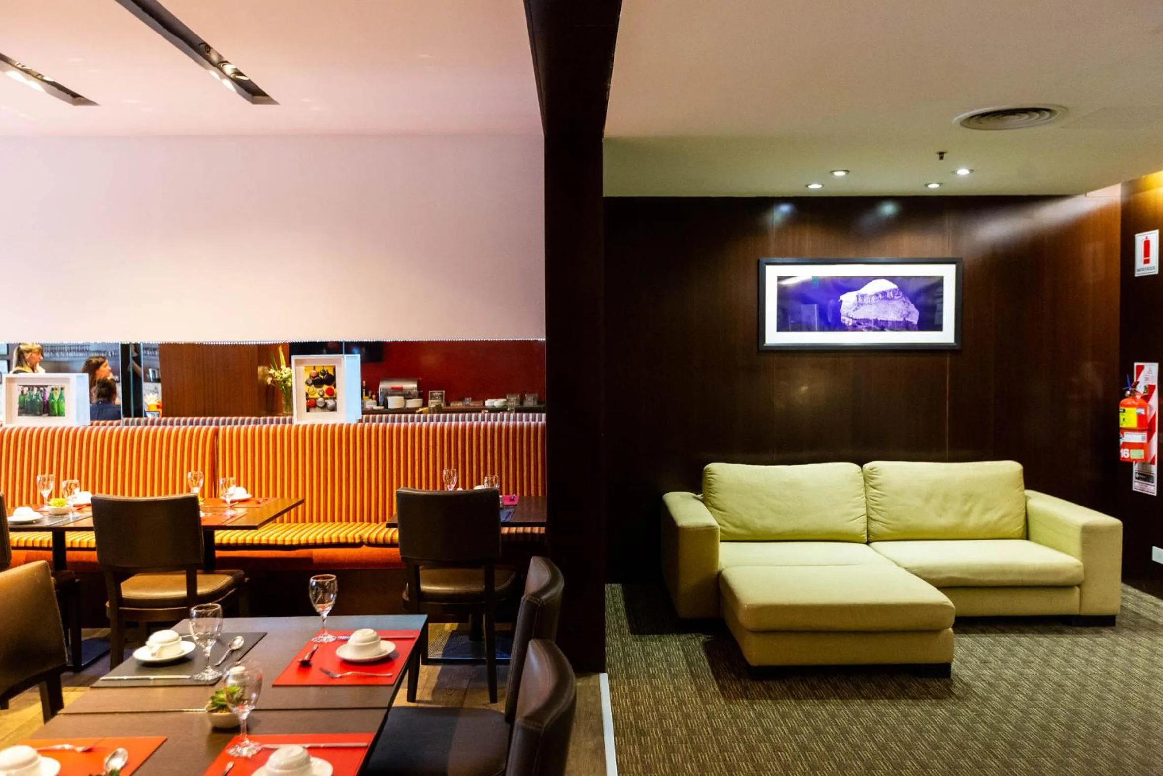 Restaurant/places to eat in 474 Buenos Aires Hotel