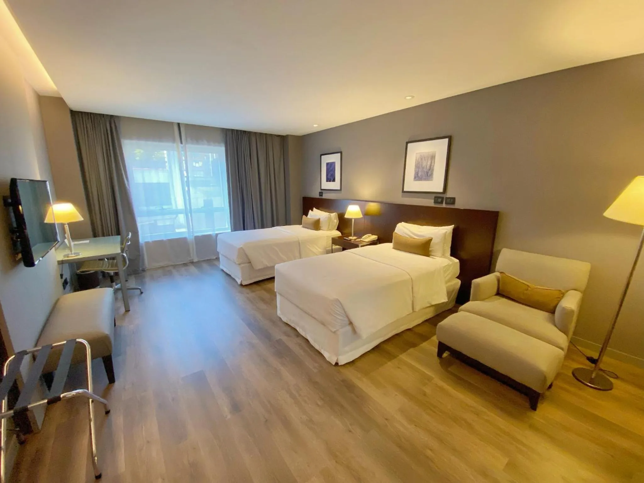 Communal lounge/ TV room, Bed in 474 Buenos Aires Hotel