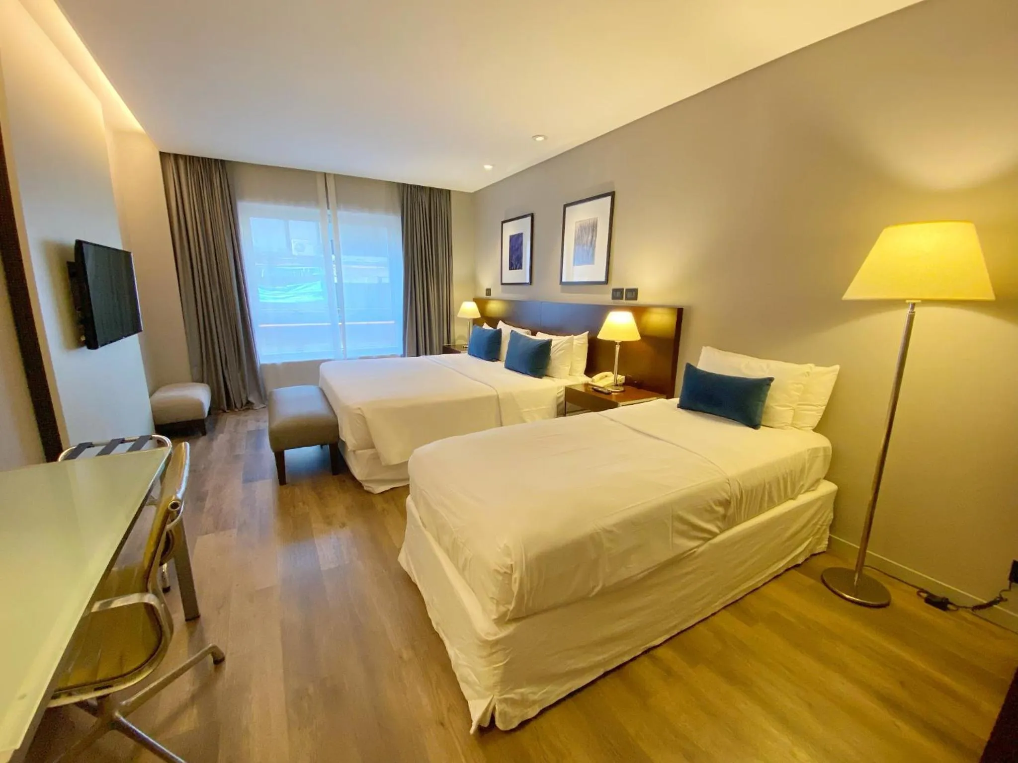 Communal lounge/ TV room, Bed in 474 Buenos Aires Hotel