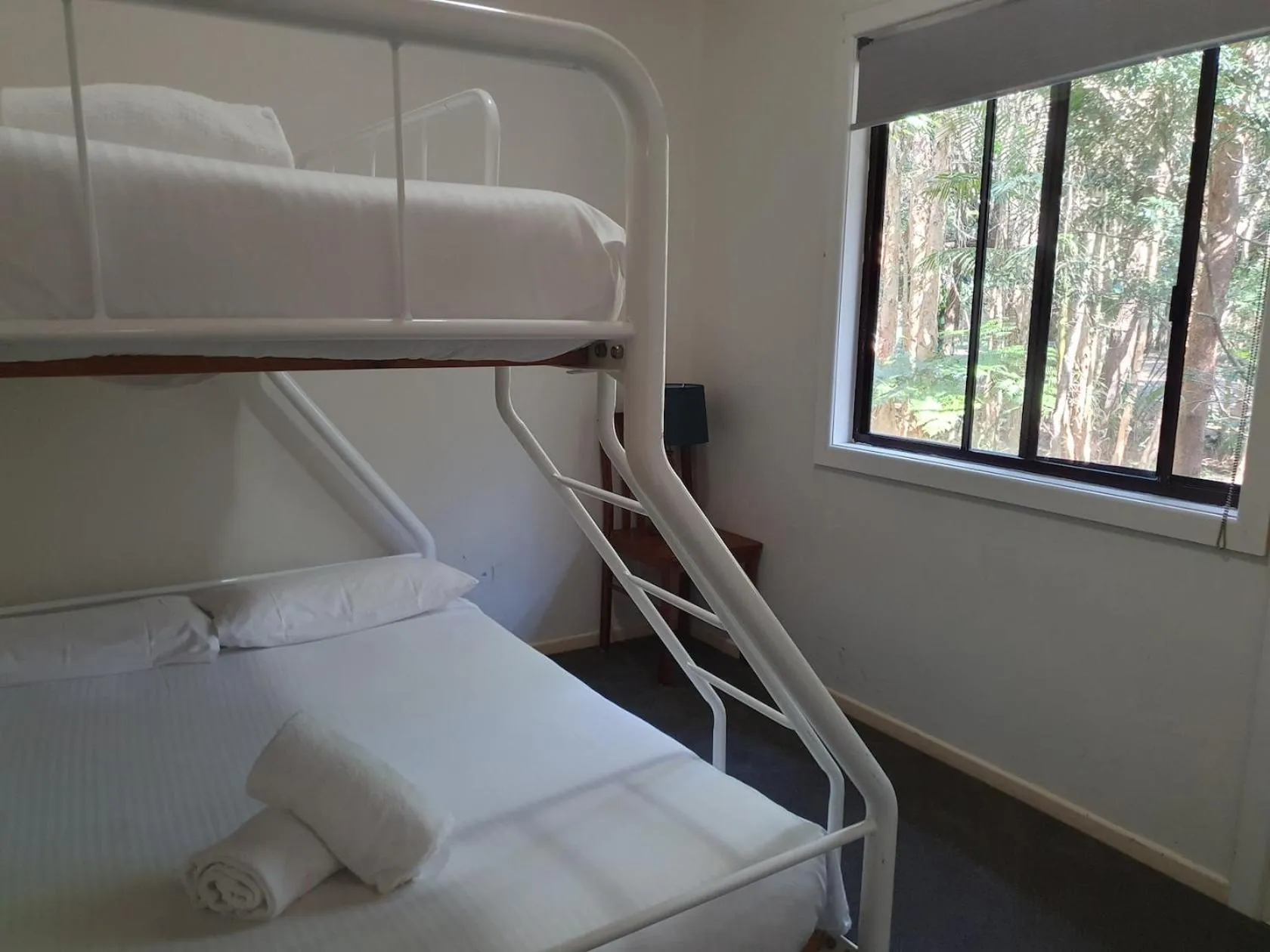 Bedroom, Bed in Wanderers Retreat