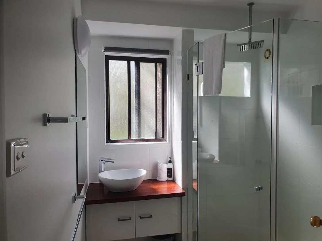 Bathroom in Wanderers Retreat