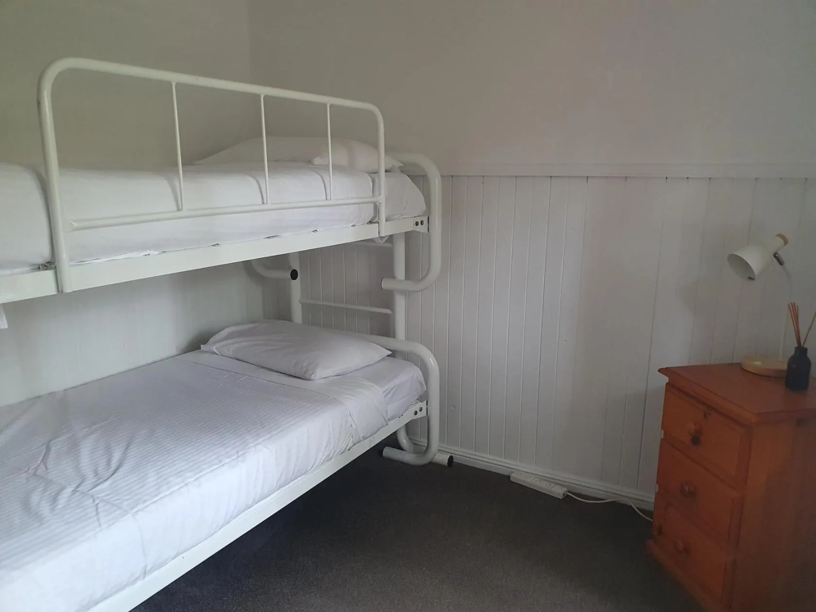 Bedroom, Bed in Wanderers Retreat