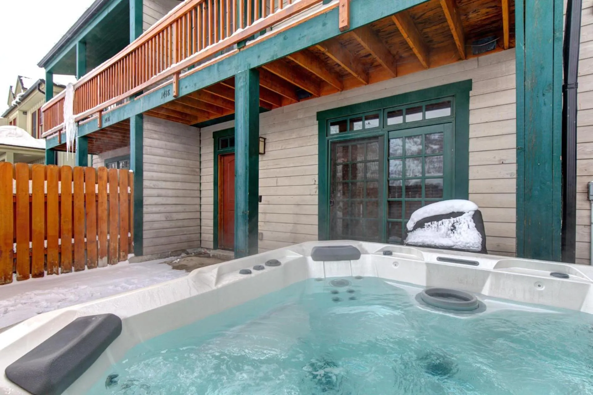 Hot Tub in KBM Resorts Walk to Lifts and Main St Rent 1416 and 1418 Townhomes together Pri Hot tub PPS-1418
