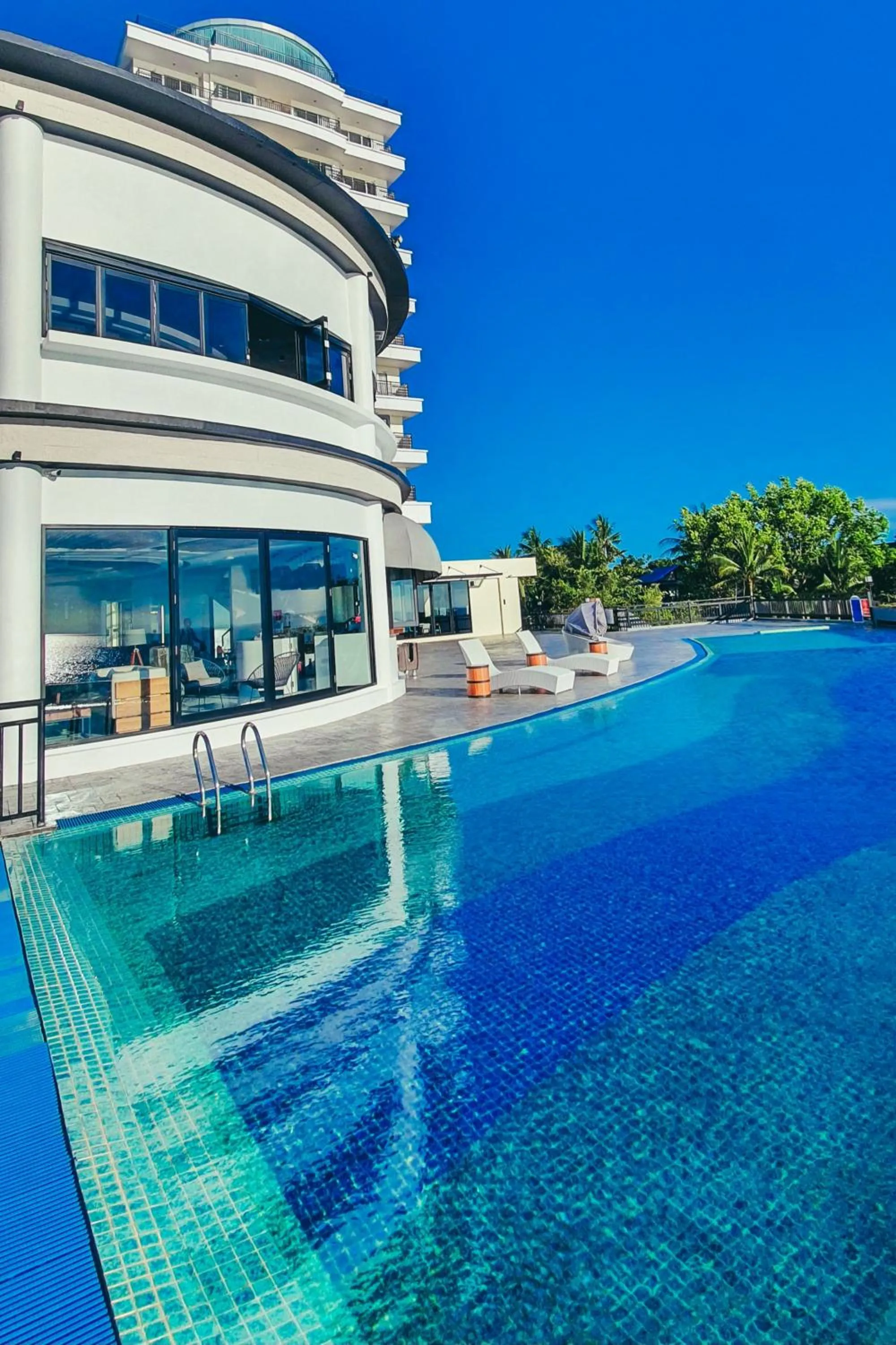 Swimming pool in BW Suite Belitung