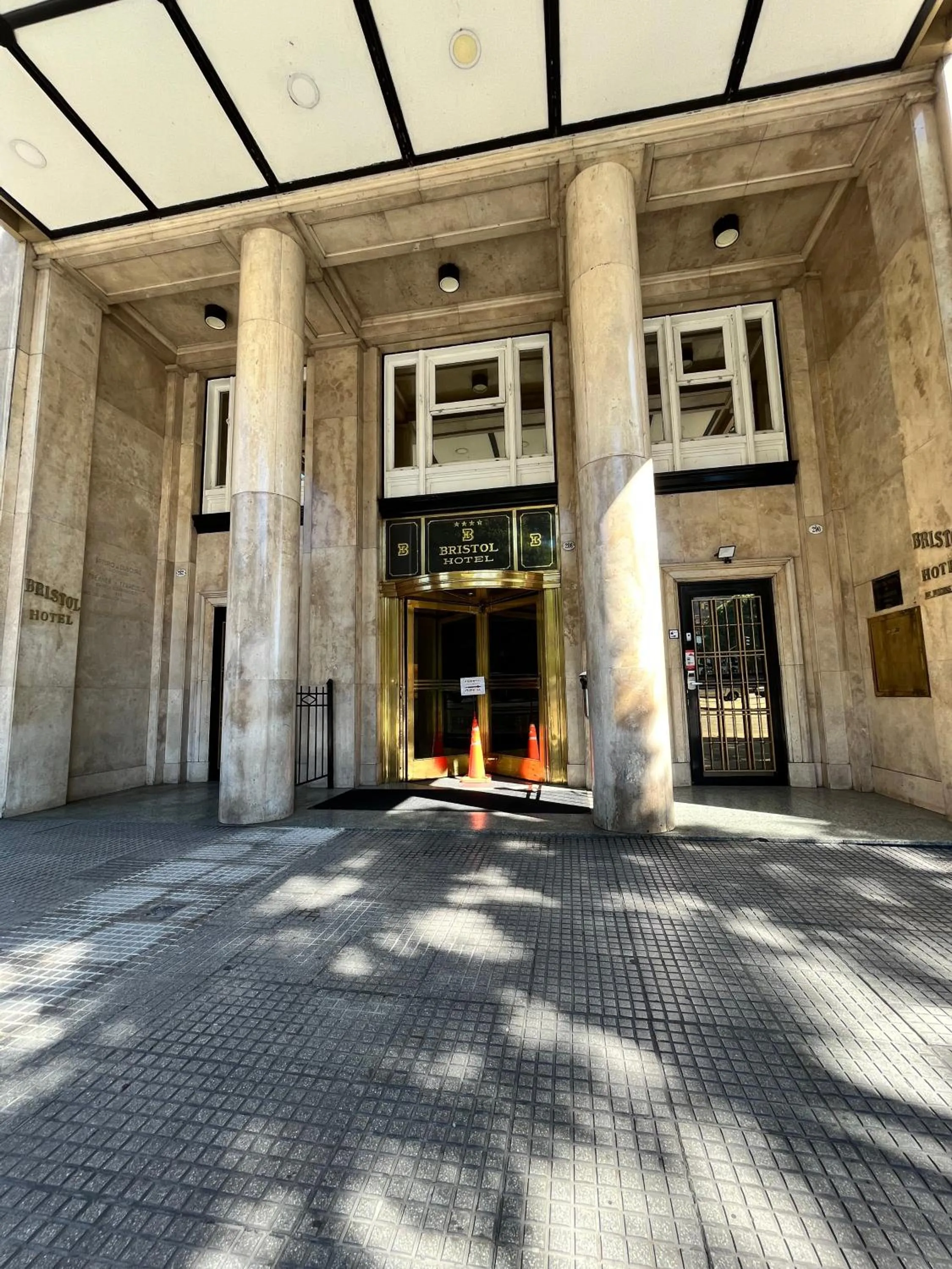 Facade/entrance in Bristol Hotel