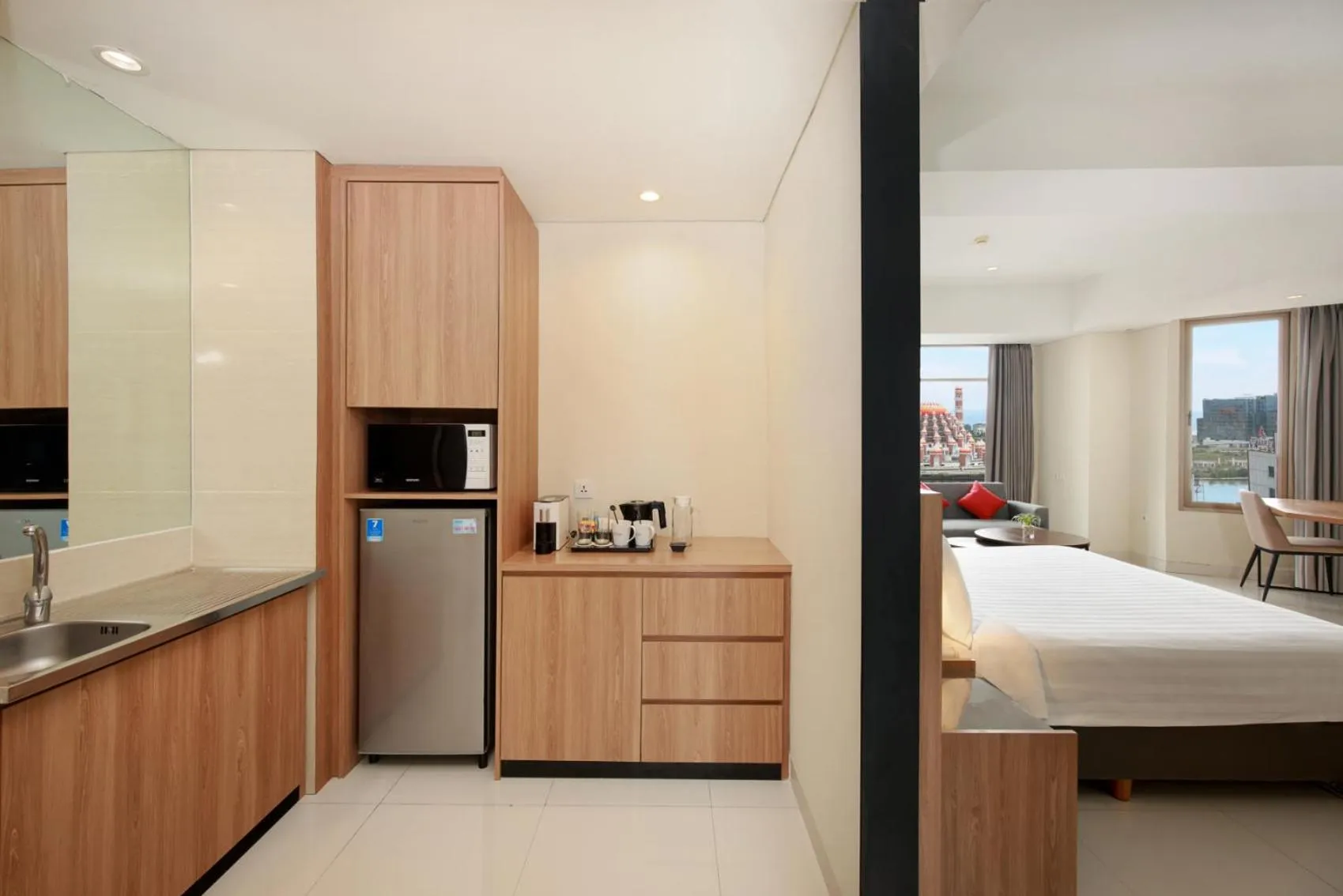 Kitchen or kitchenette in Aston Inn Pantai Losari Makassar