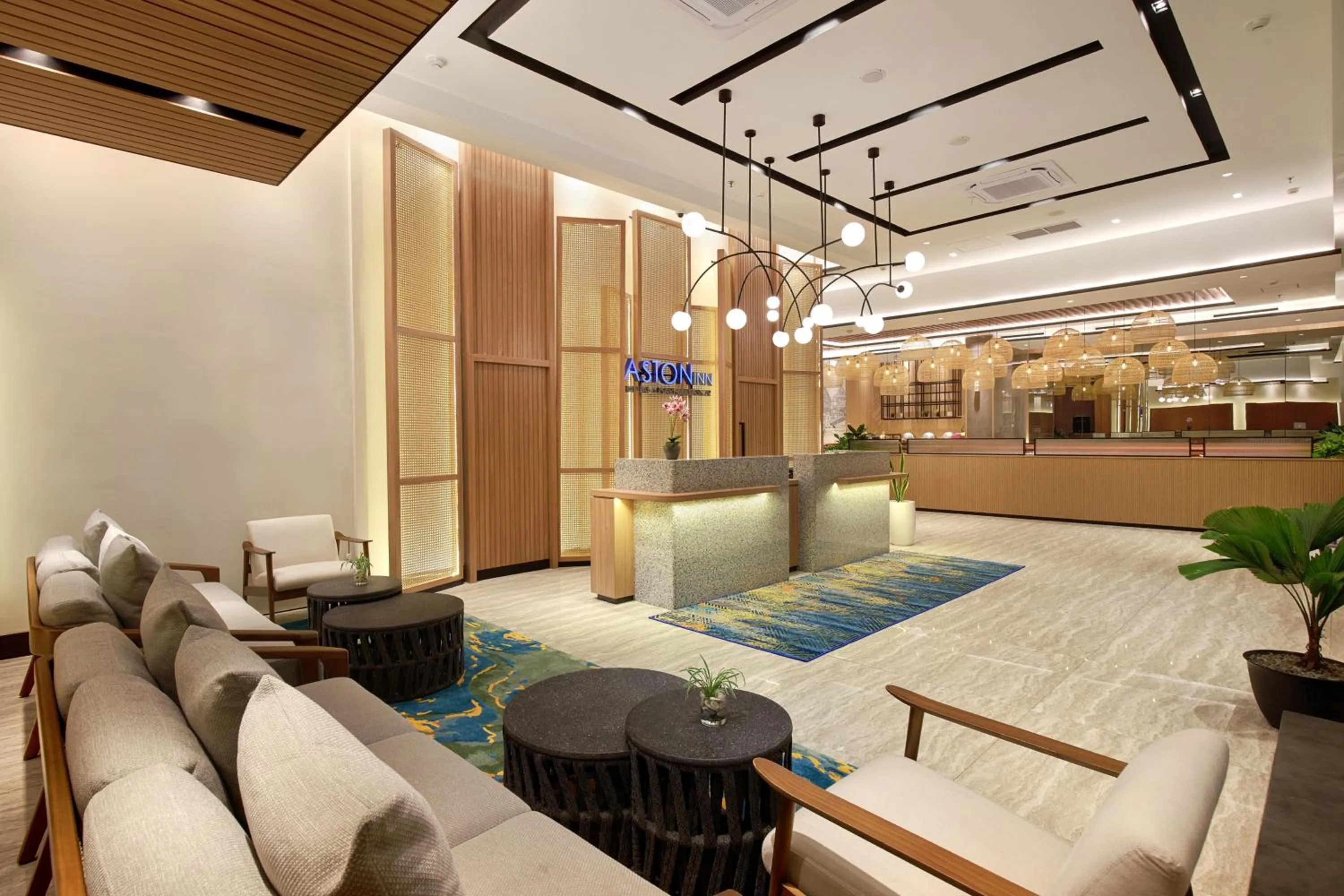 Lobby or reception in Aston Inn Pantai Losari Makassar