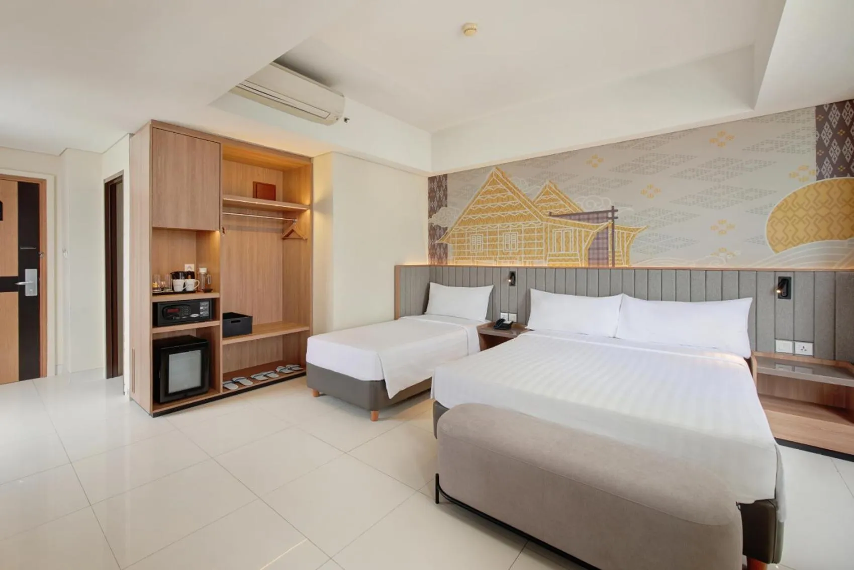 Bedroom, Bed in Aston Inn Pantai Losari Makassar
