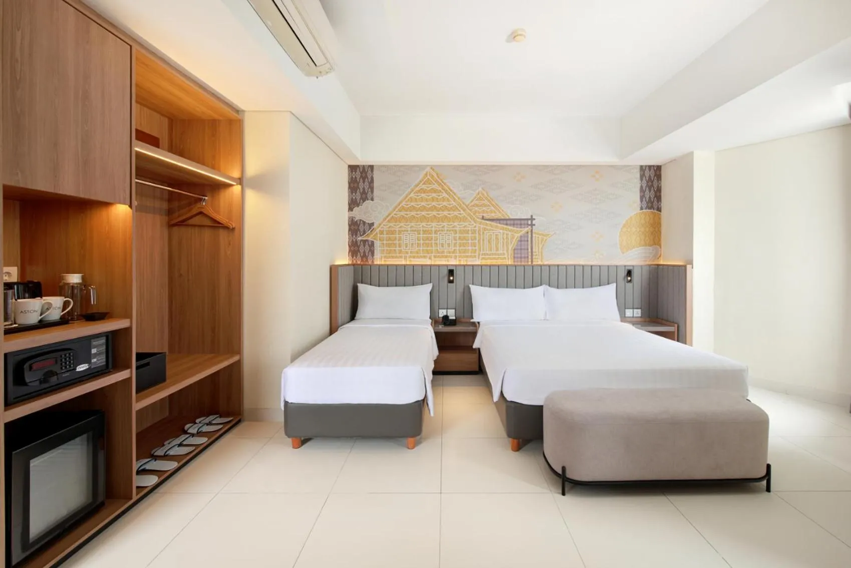 Bedroom, Bed in Aston Inn Pantai Losari Makassar