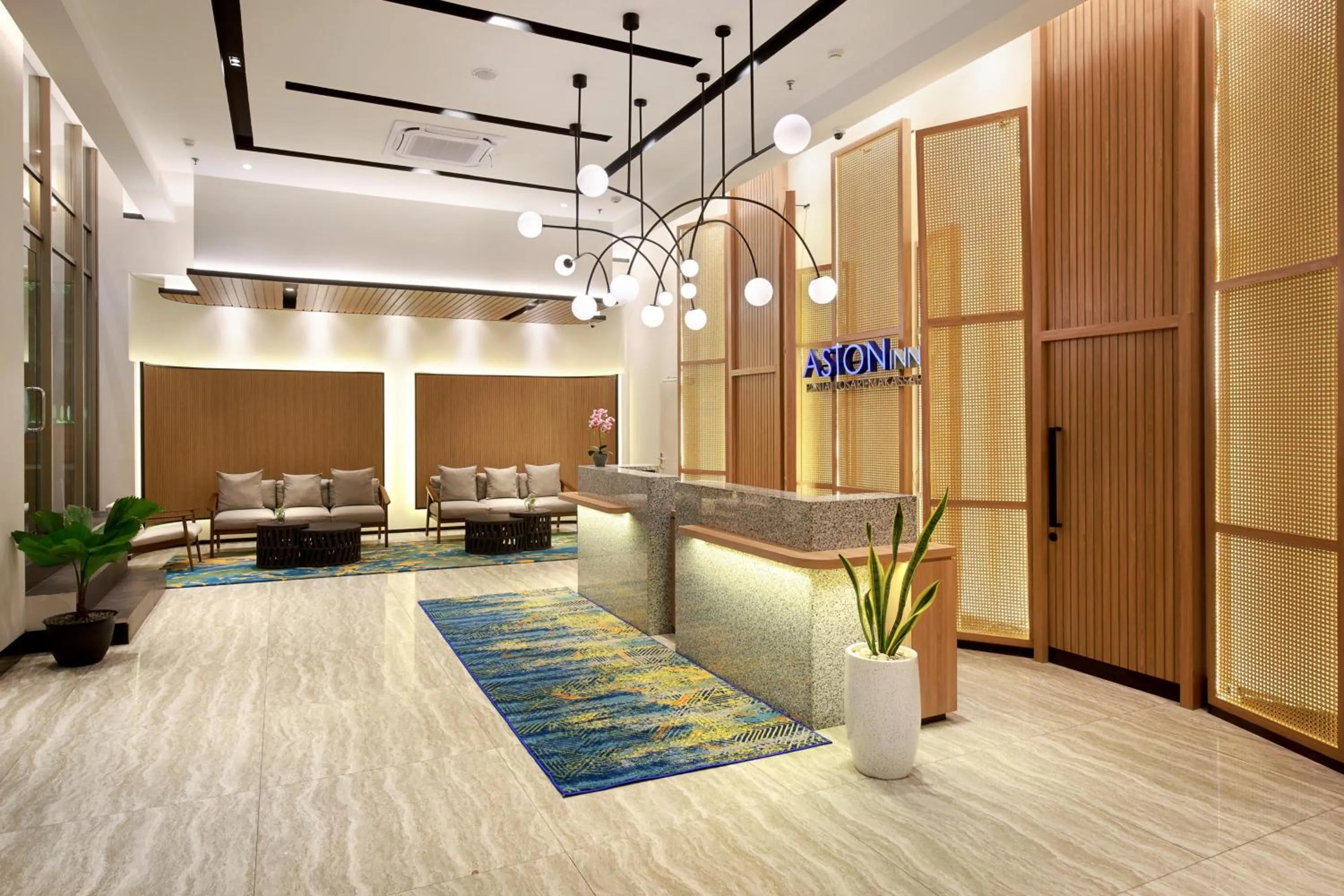 Lobby or reception in Aston Inn Pantai Losari Makassar