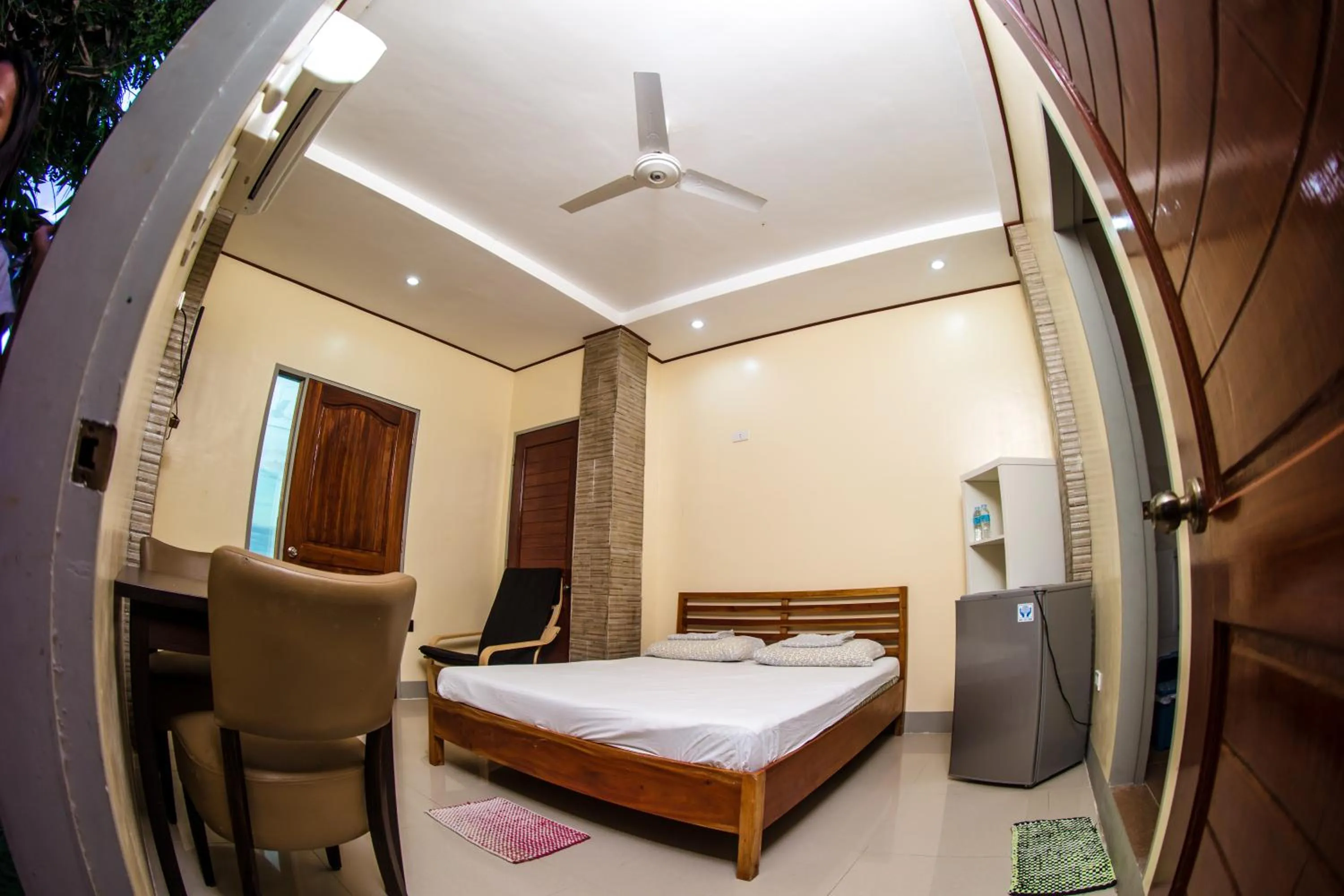 Bed in Oslob Seafari Resort