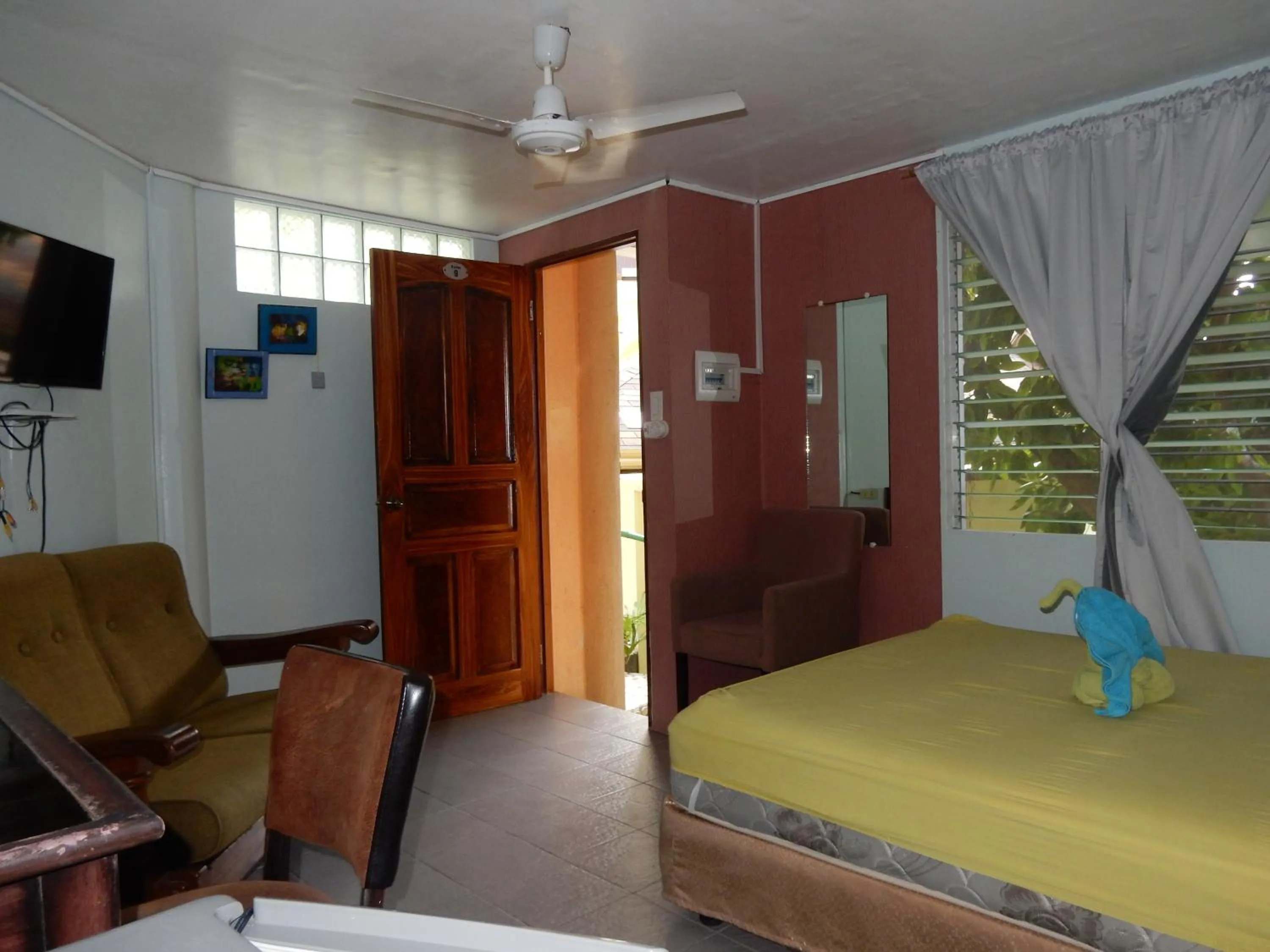 TV and multimedia, Bed in Oslob Seafari Resort