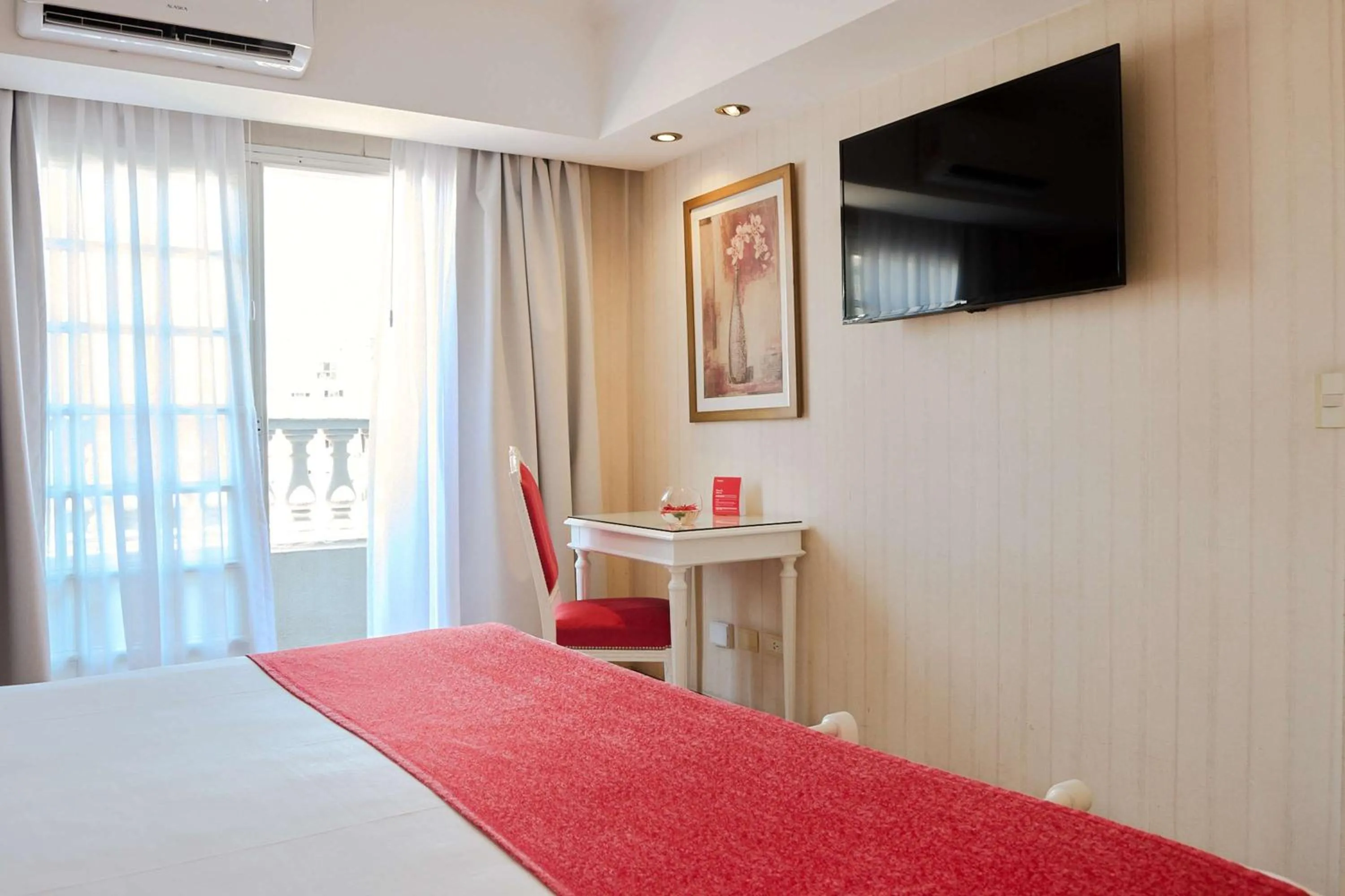 Bedroom, Bed in Ramada by Wyndham Buenos Aires Centro