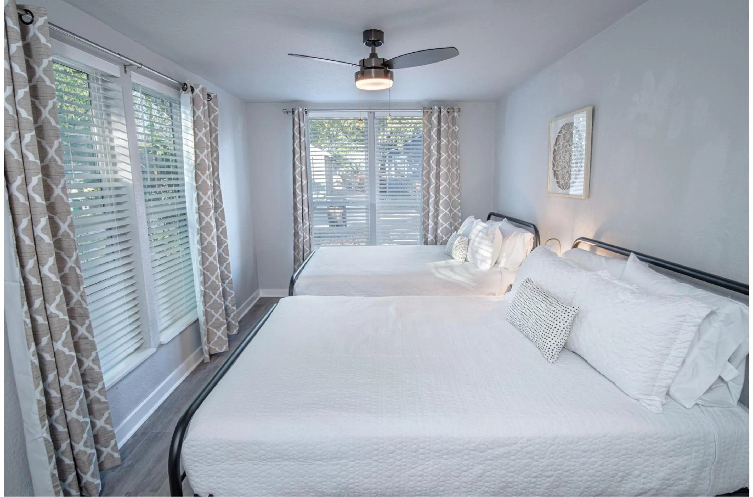 Bed in Stylish 4 Br2Ba Renovated Home Near Downtown