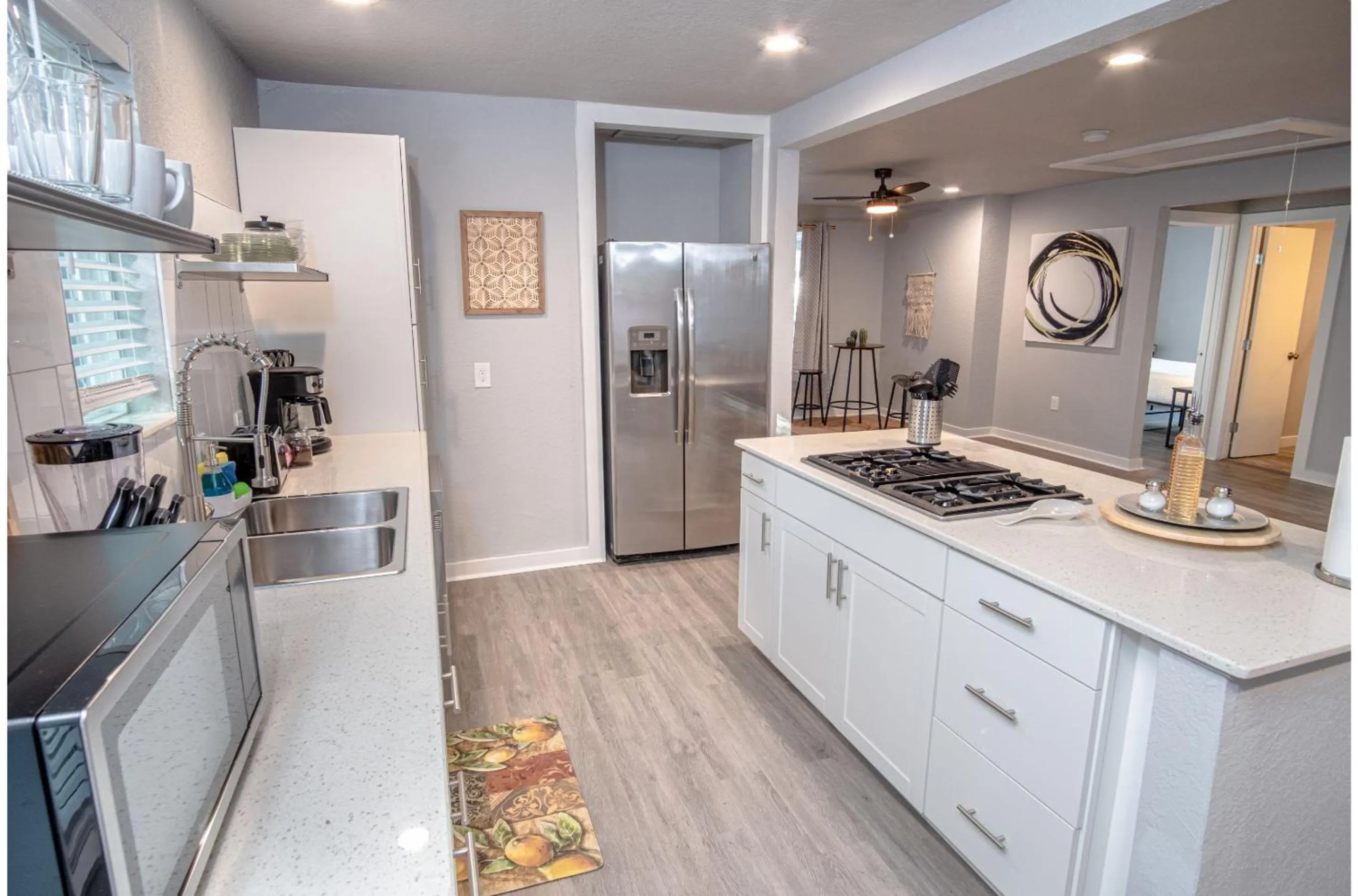 Kitchen or kitchenette in Stylish 4 Br2Ba Renovated Home Near Downtown