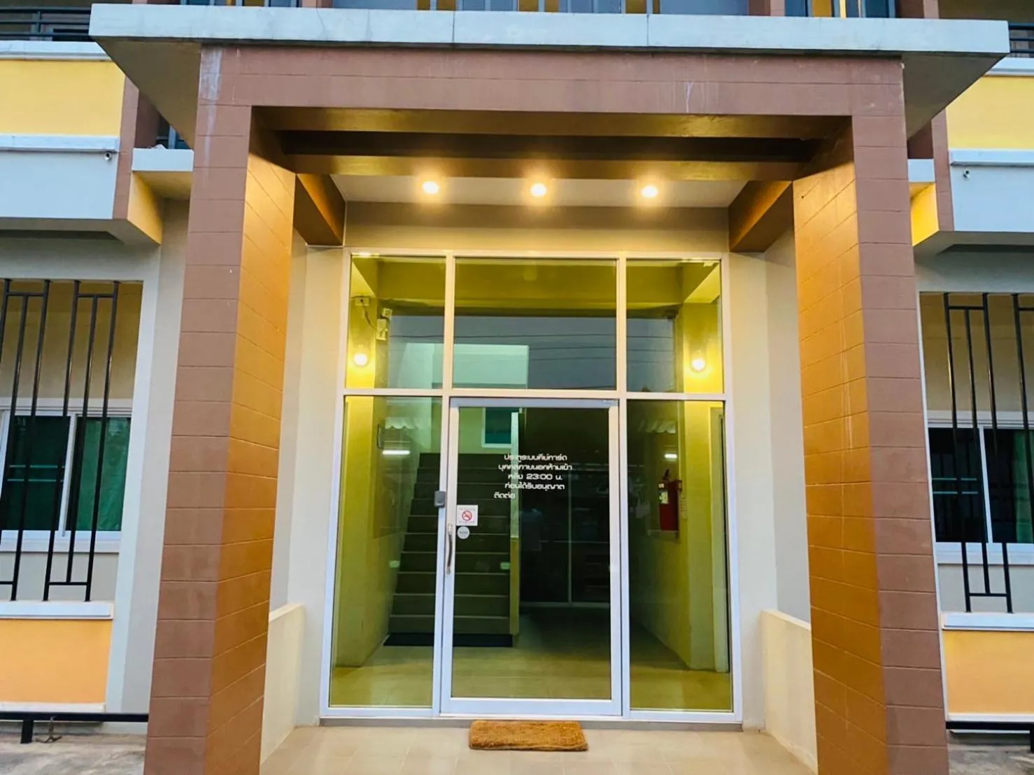 Facade/entrance in Preme Apartment @maejo