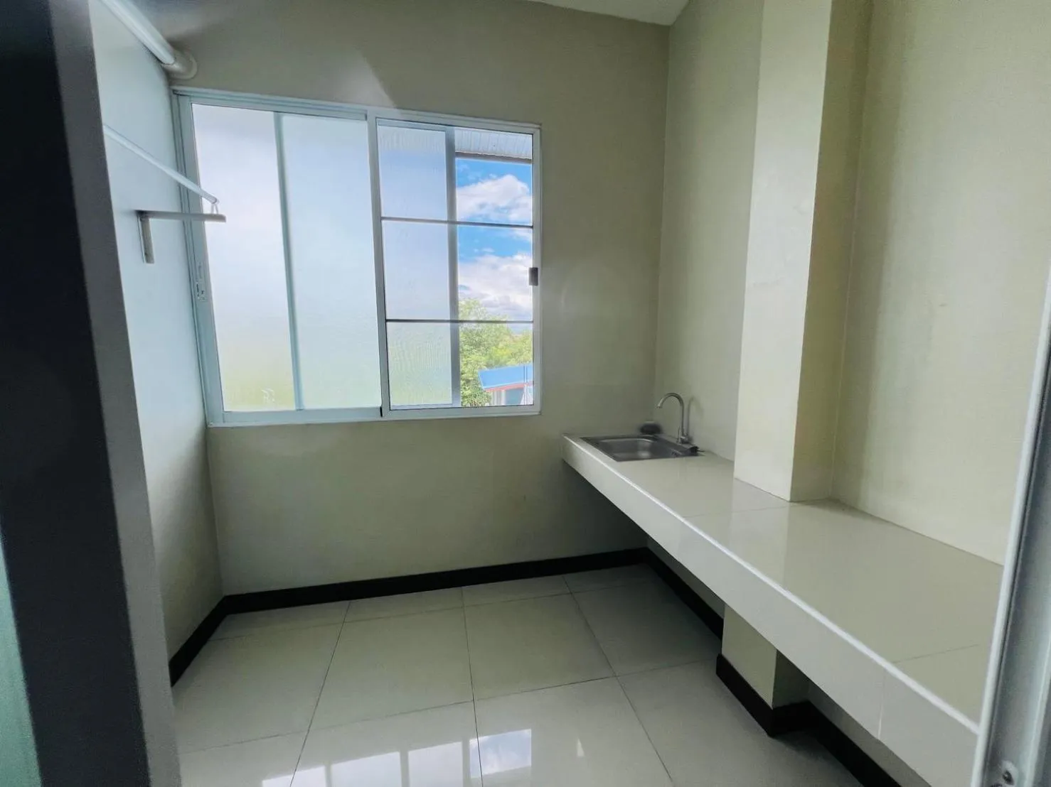 Photo of the whole room in Preme Apartment @maejo