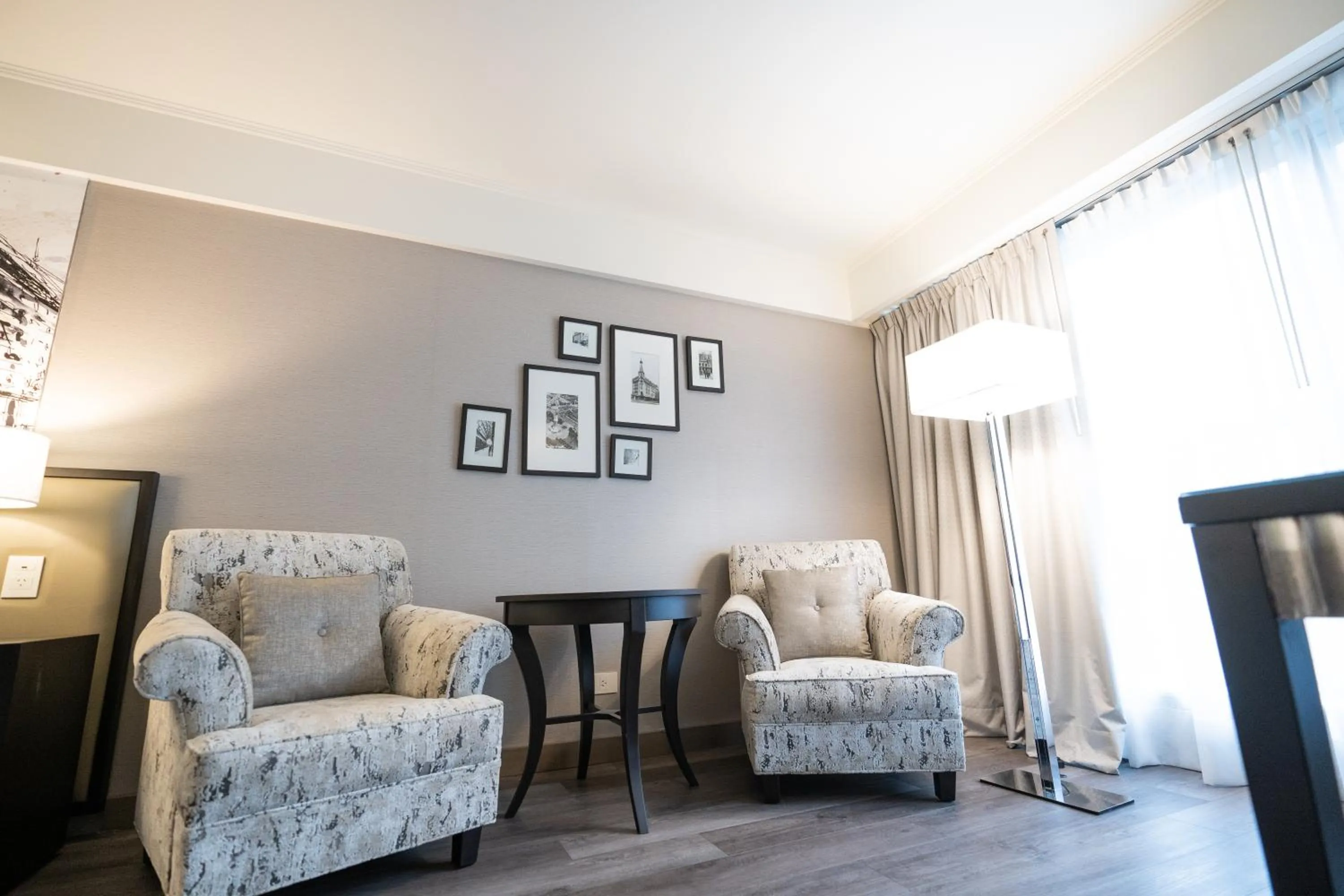 Living room in Doubletree By Hilton Buenos Aires