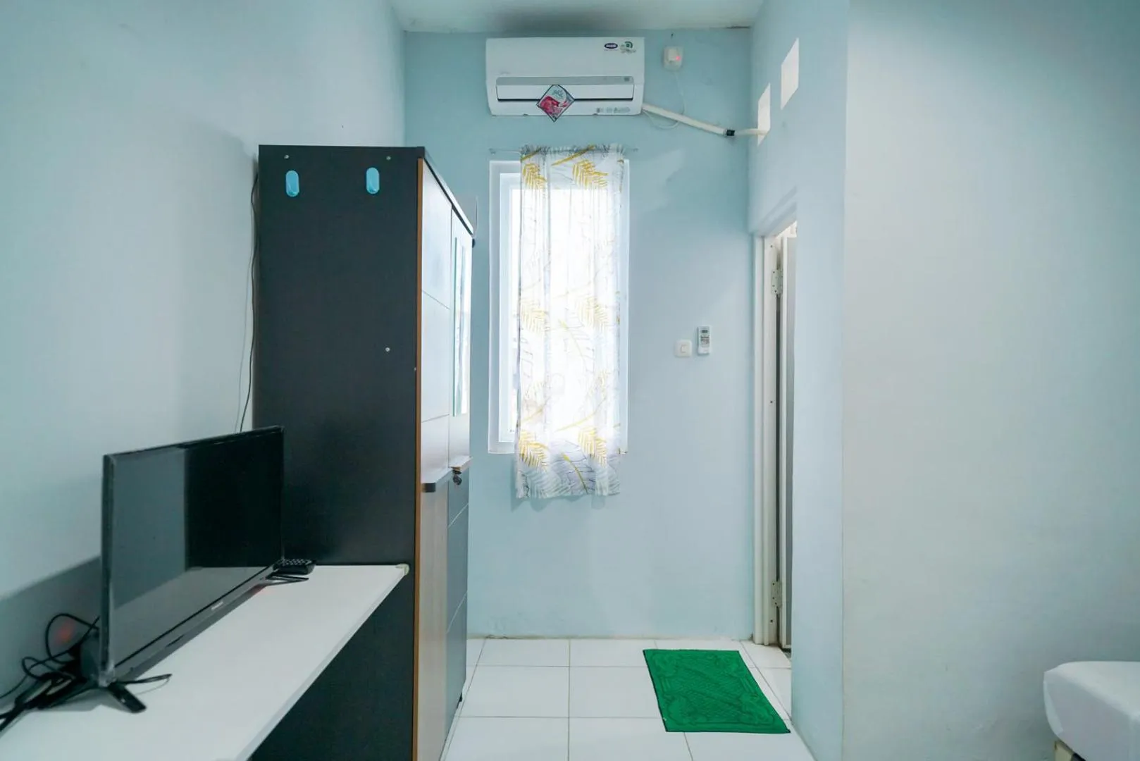 Bedroom in Pekayon Garden House Syariah RedPartner Near RS EMC Pekayon