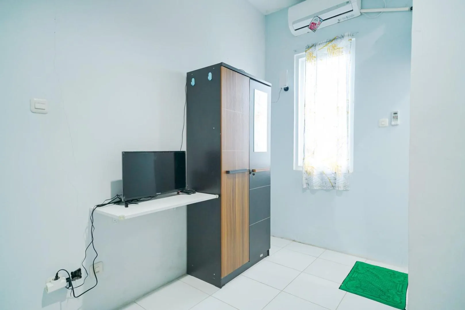 Bedroom in Pekayon Garden House Syariah RedPartner Near RS EMC Pekayon