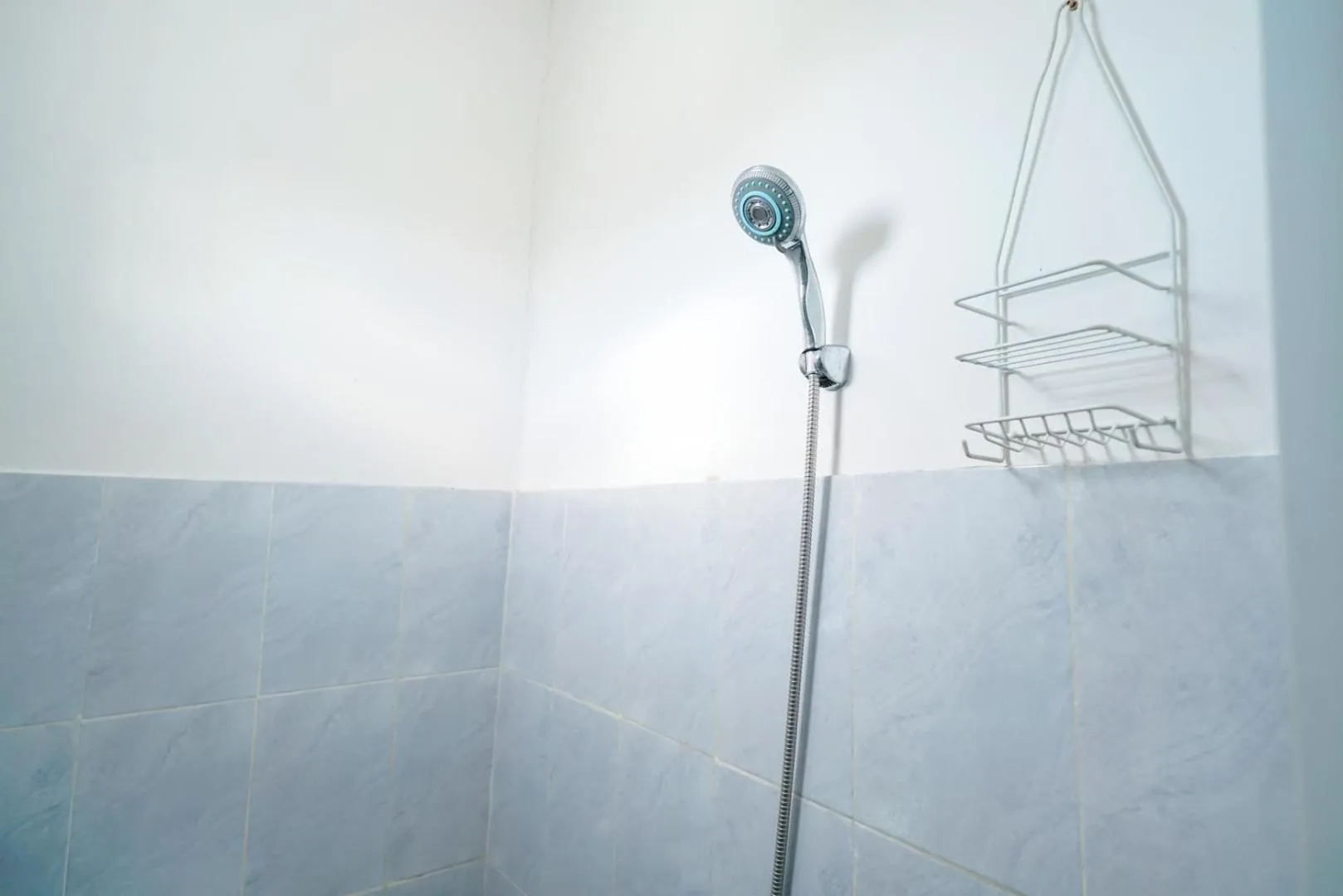 Shower in Pekayon Garden House Syariah RedPartner Near RS EMC Pekayon