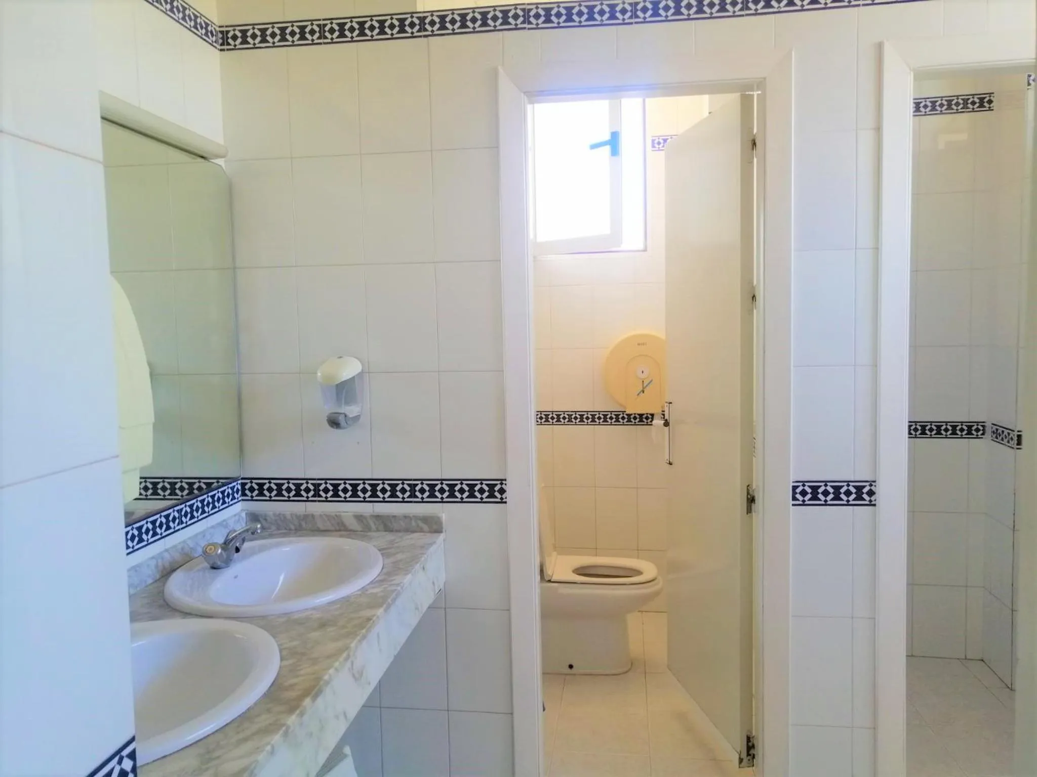 Bathroom in Albergue Club Náutico de Águilas