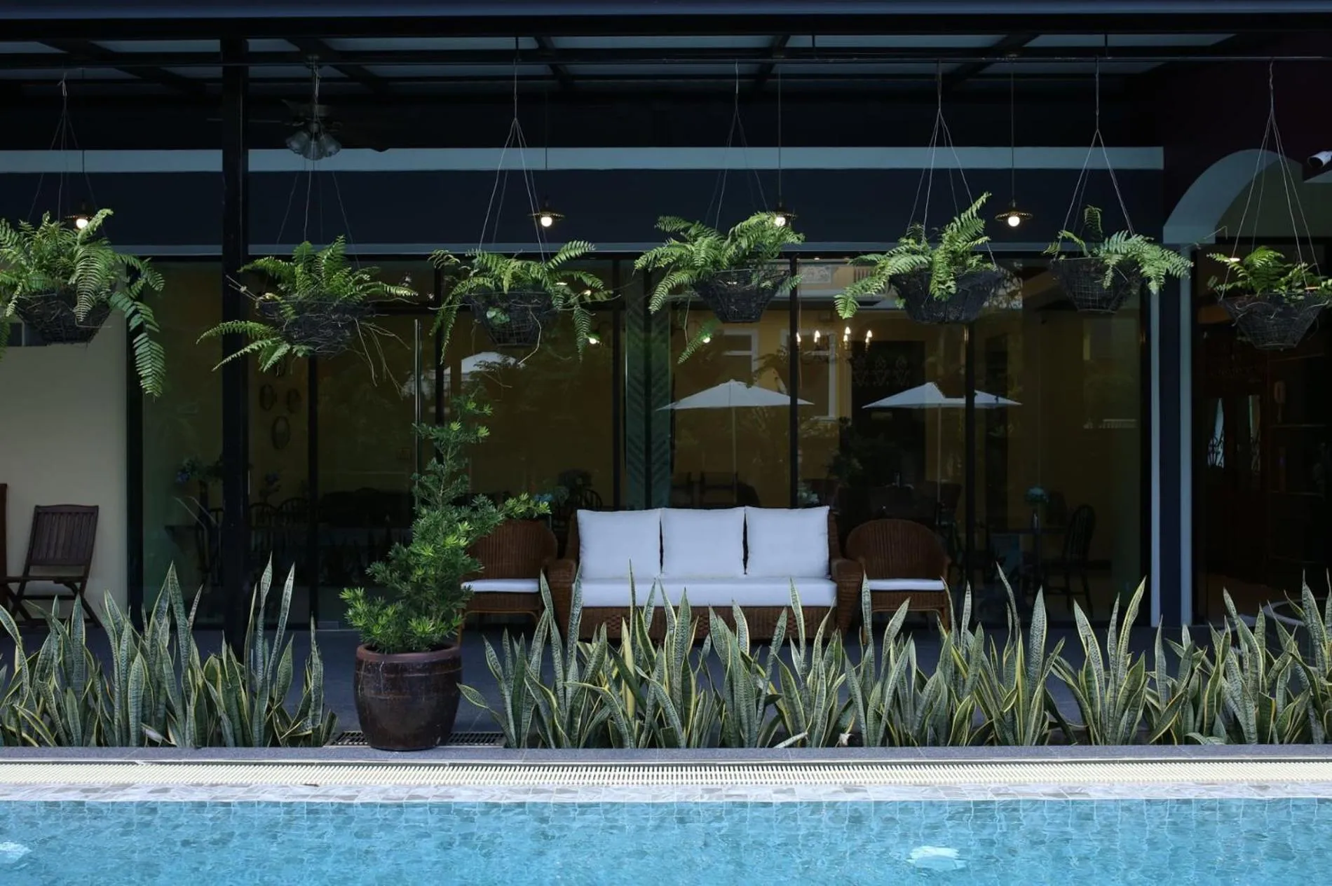 Swimming pool in Baan Chao Khun Hotel