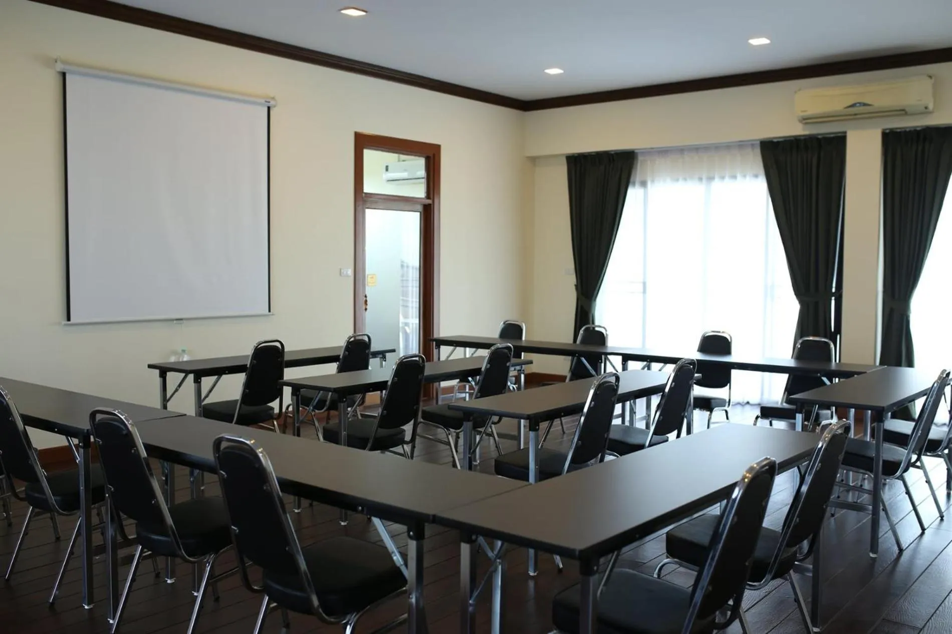 Meeting/conference room in Baan Chao Khun Hotel