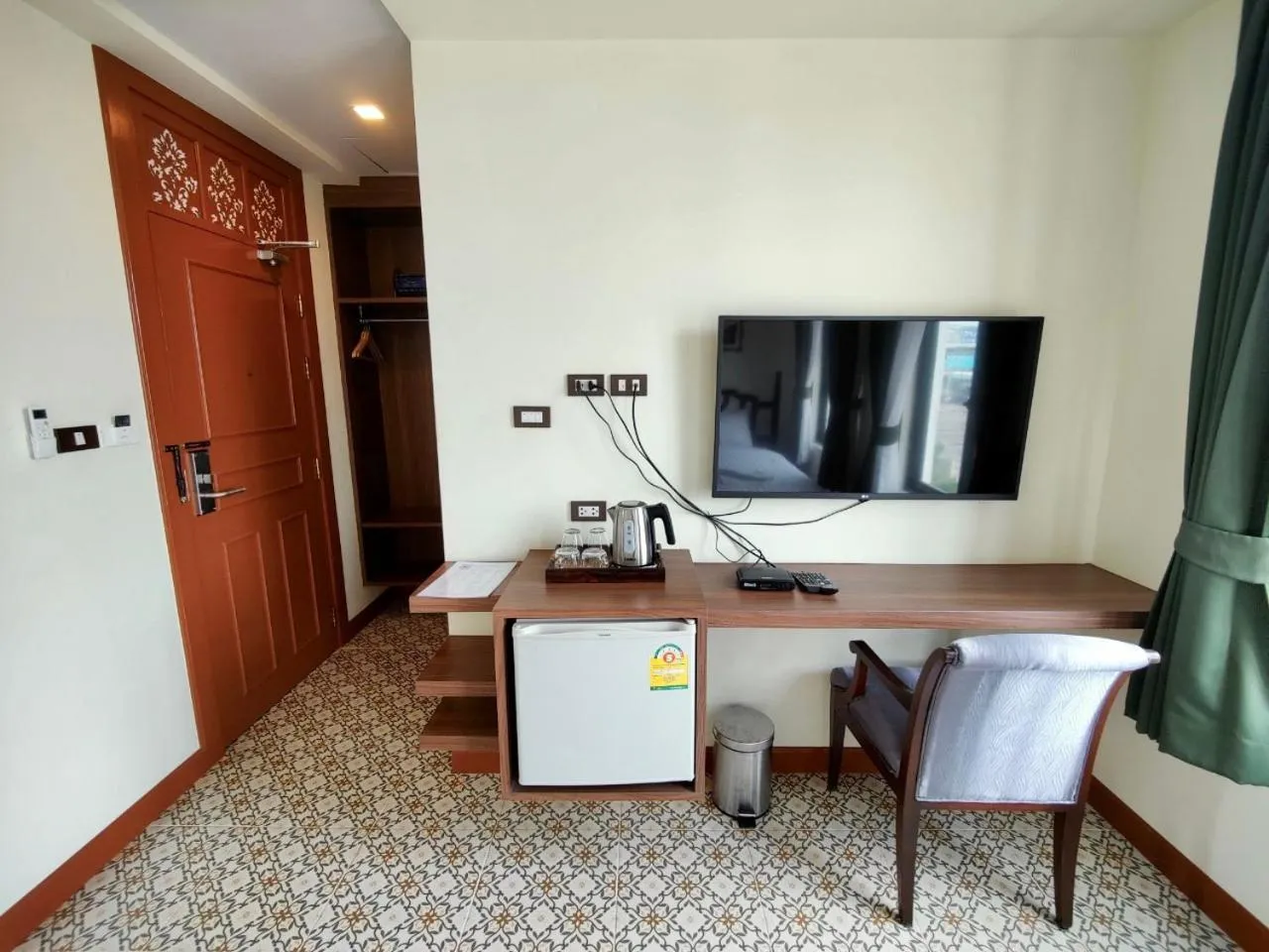 TV and multimedia in Baan Chao Khun Hotel