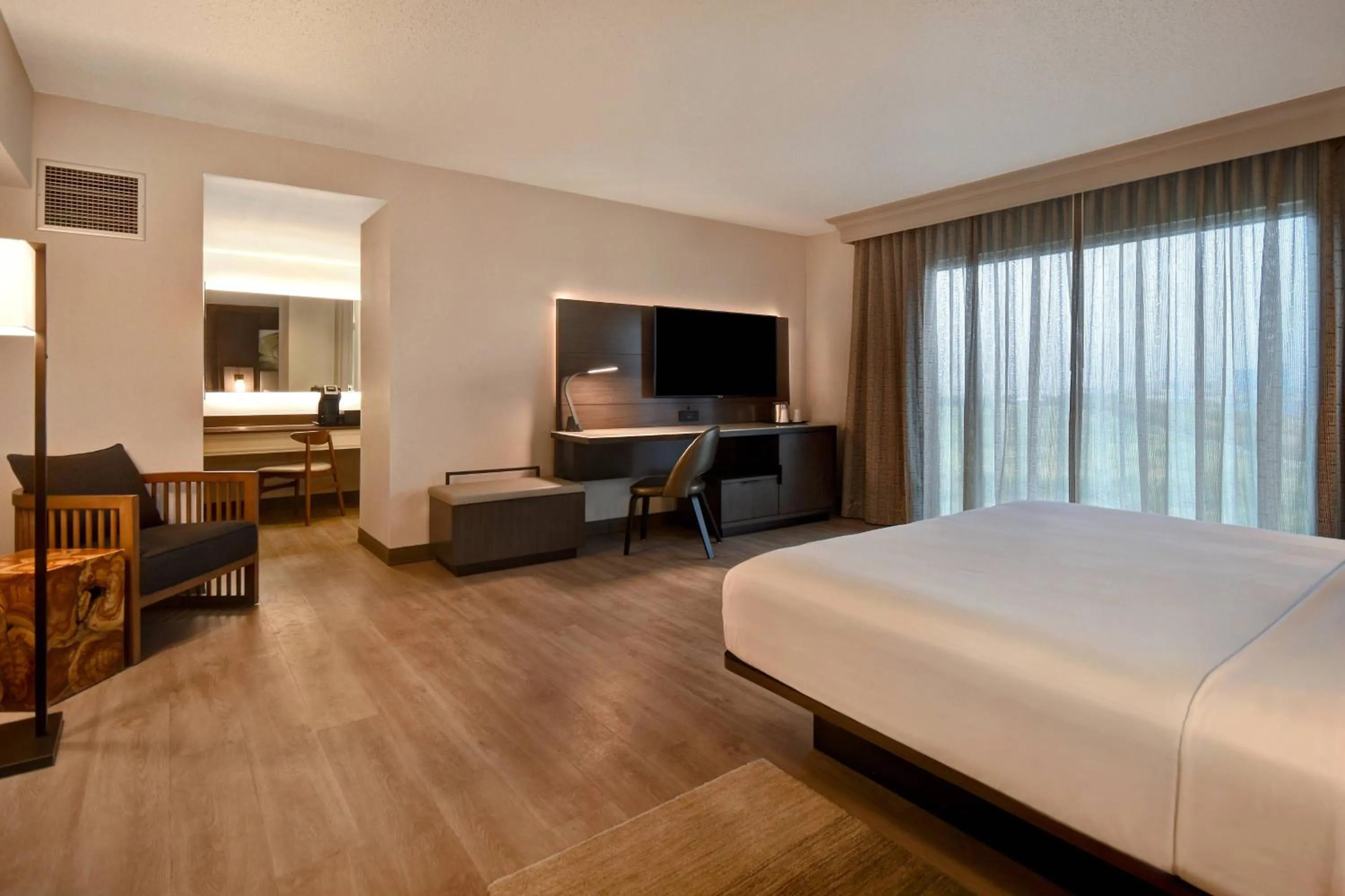 Bedroom, Bed in Dallas/Fort Worth Marriott Hotel & Golf Club at Champions Circle