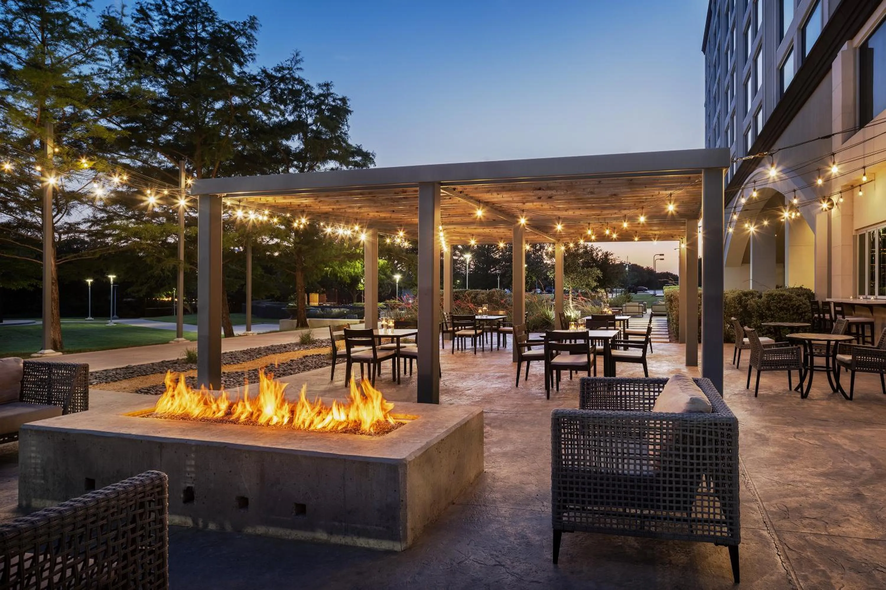 Patio in Dallas/Fort Worth Marriott Hotel & Golf Club at Champions Circle
