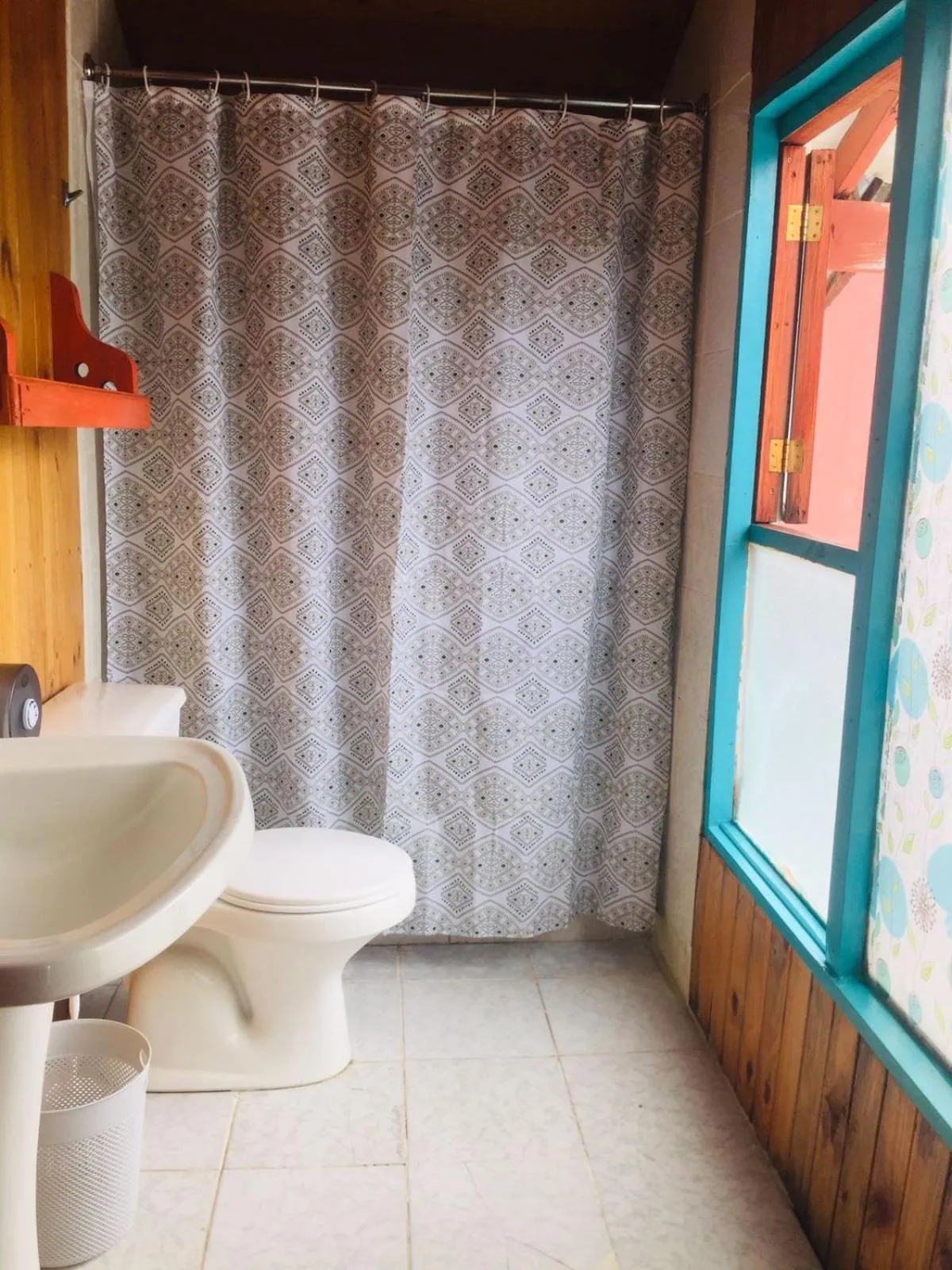 Shower in Hostel Raíz