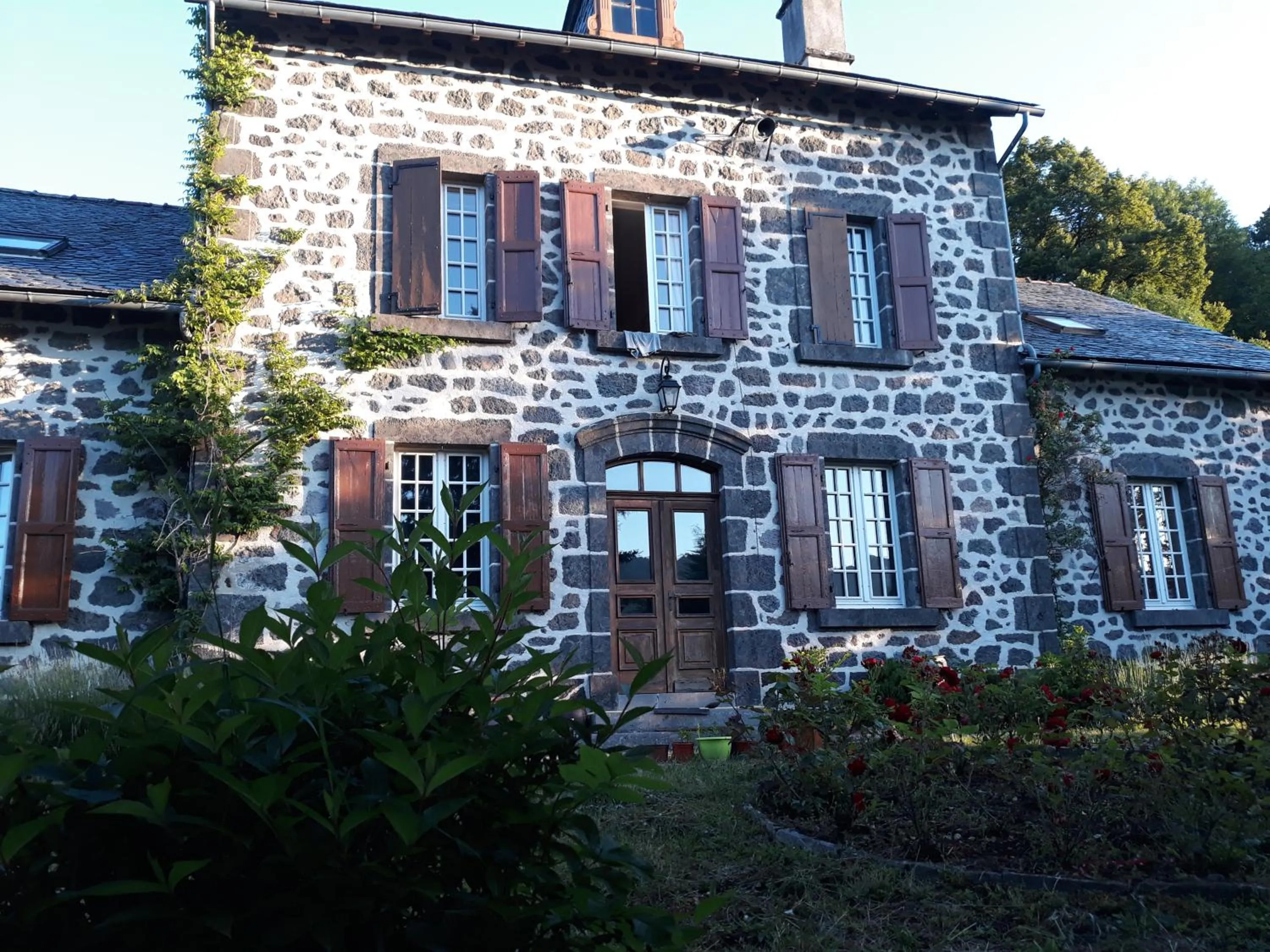 Property building in La Grange de Lily