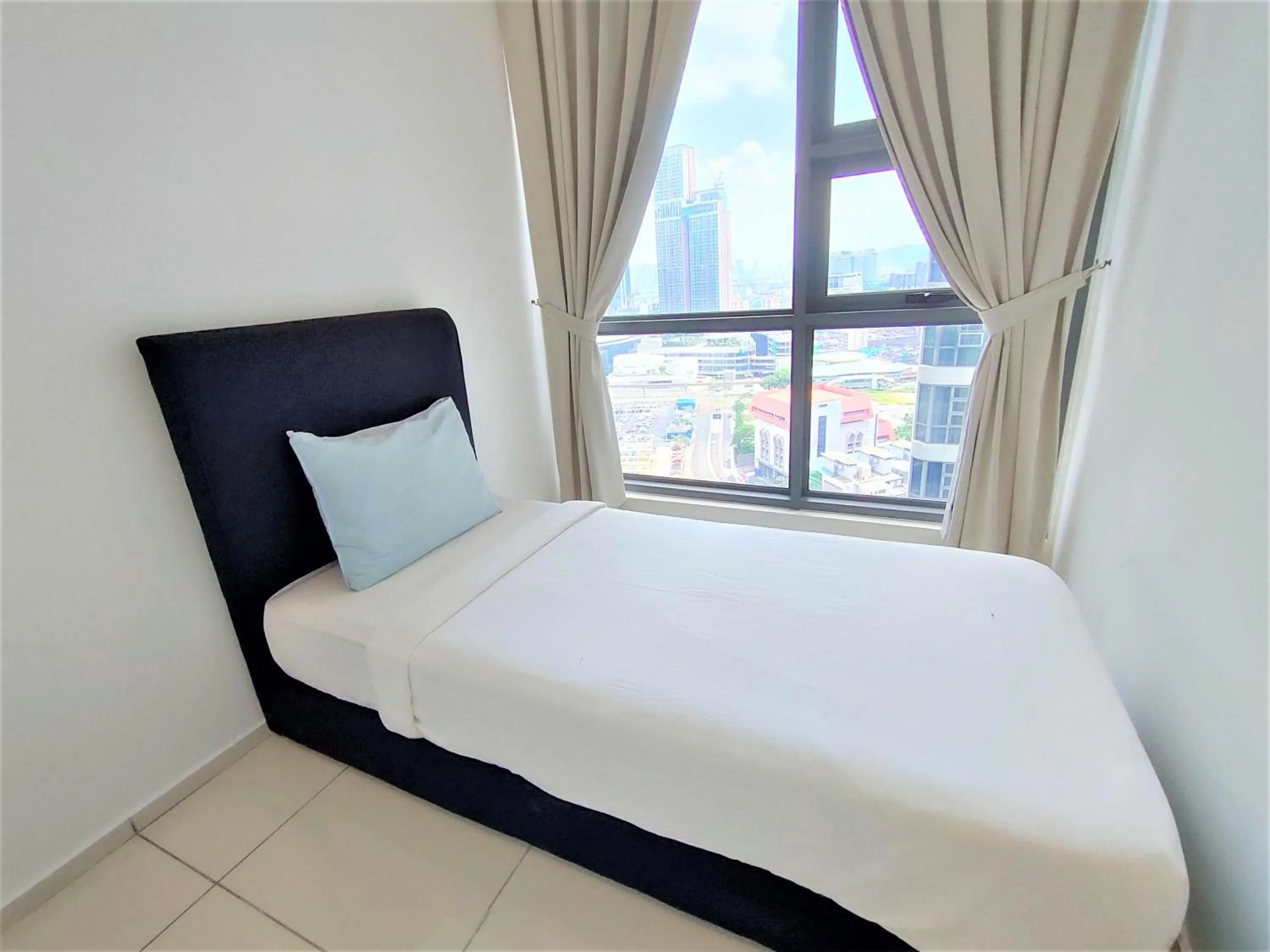 Bed in Infini Suites@ The Robertson Bukit Bintang