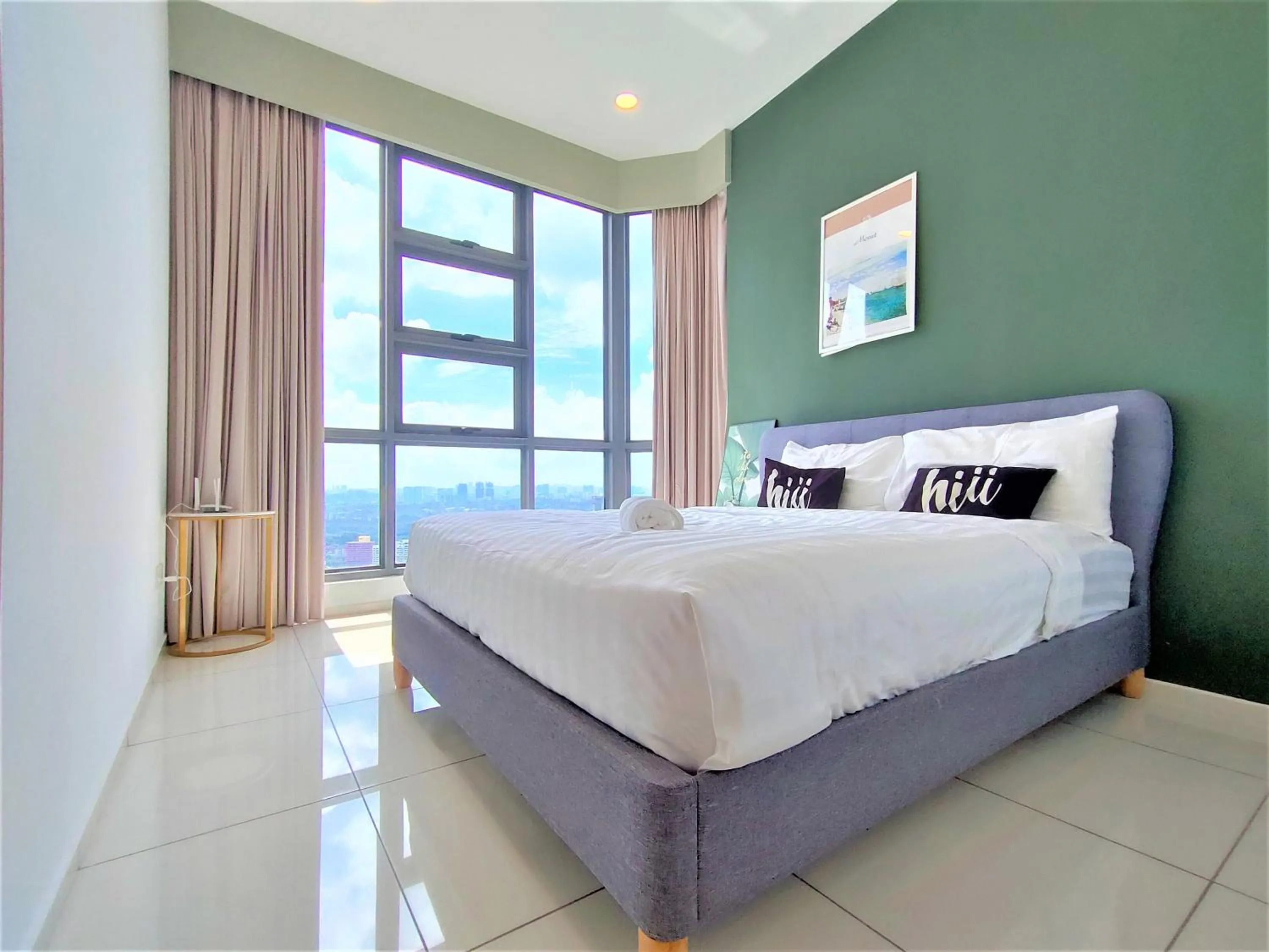 Bed in Infini Suites@ The Robertson Bukit Bintang