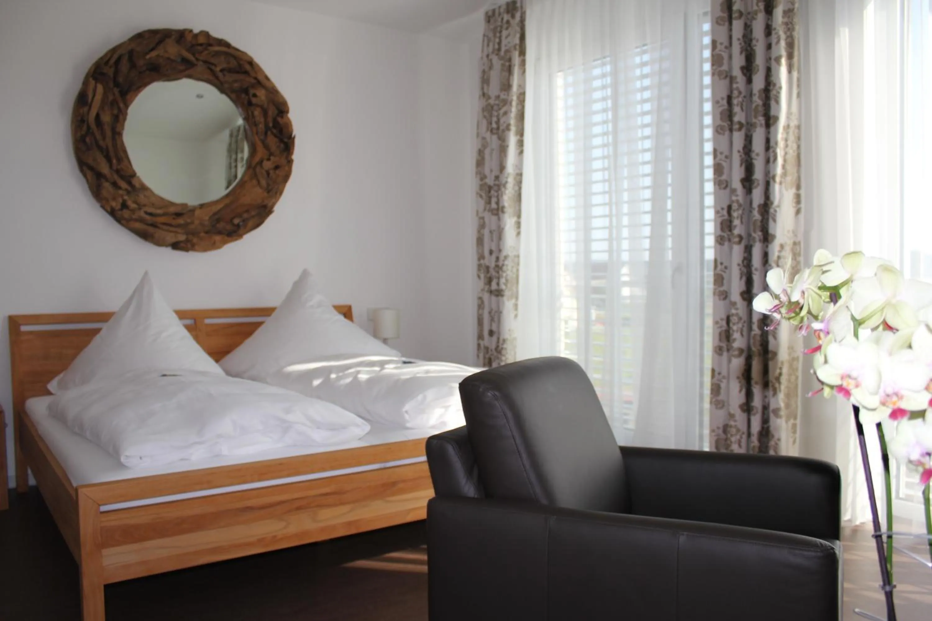Photo of the whole room, Bed in Das Quartier