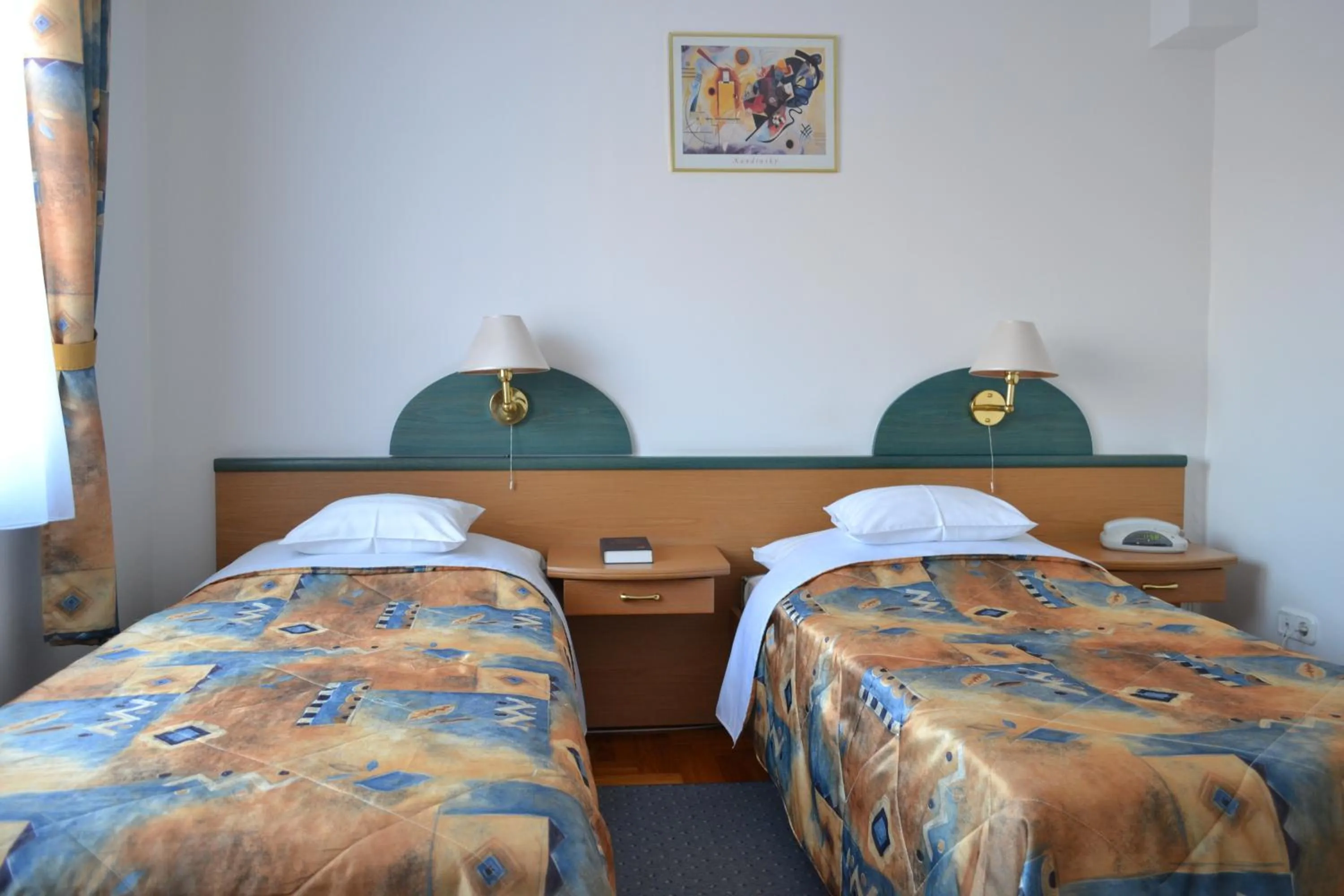 Bedroom, Bed in Leier Business Hotel