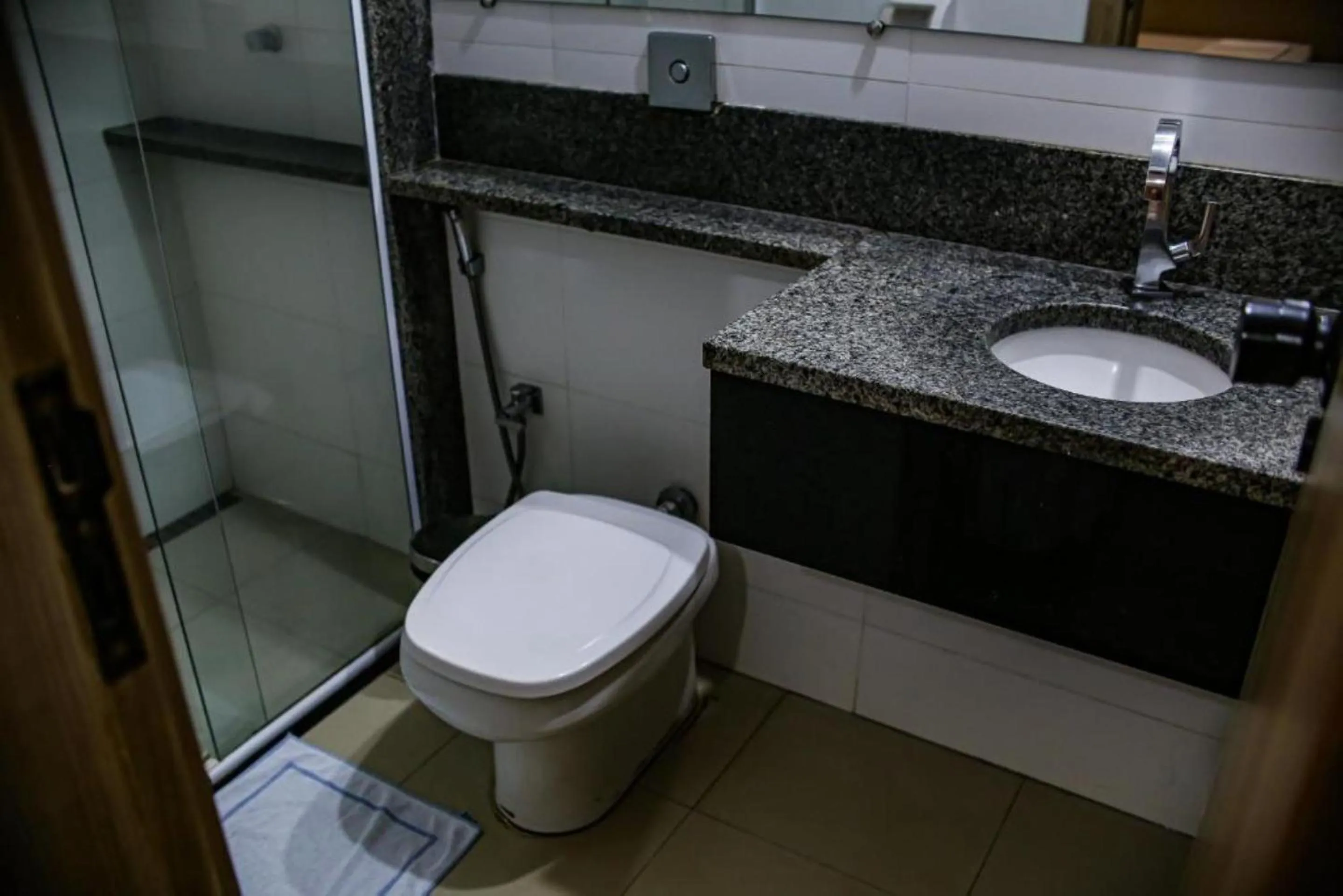 Toilet in Hotel Graal Inn Uberaba