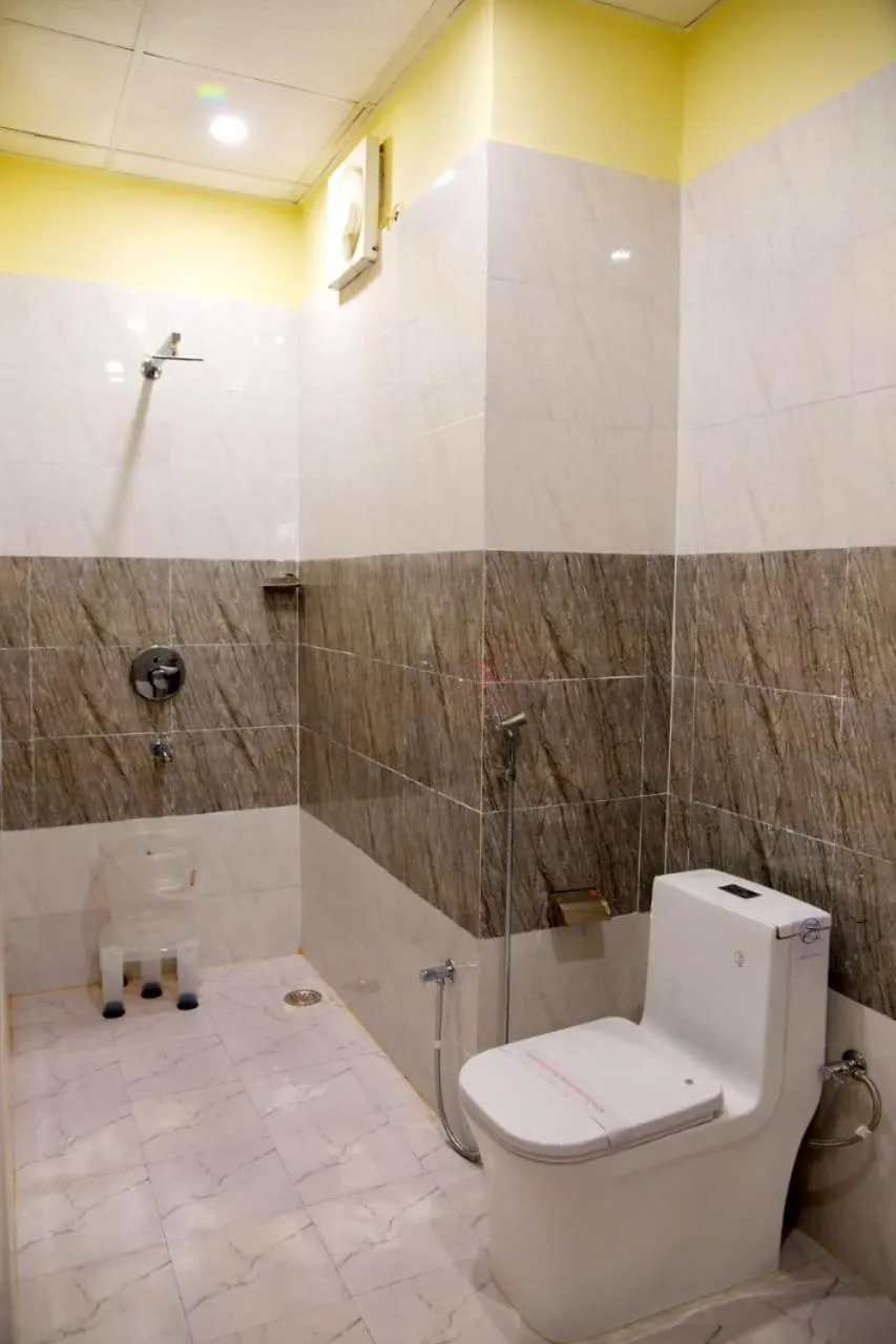 Bathroom in Hotel Tridev Grand