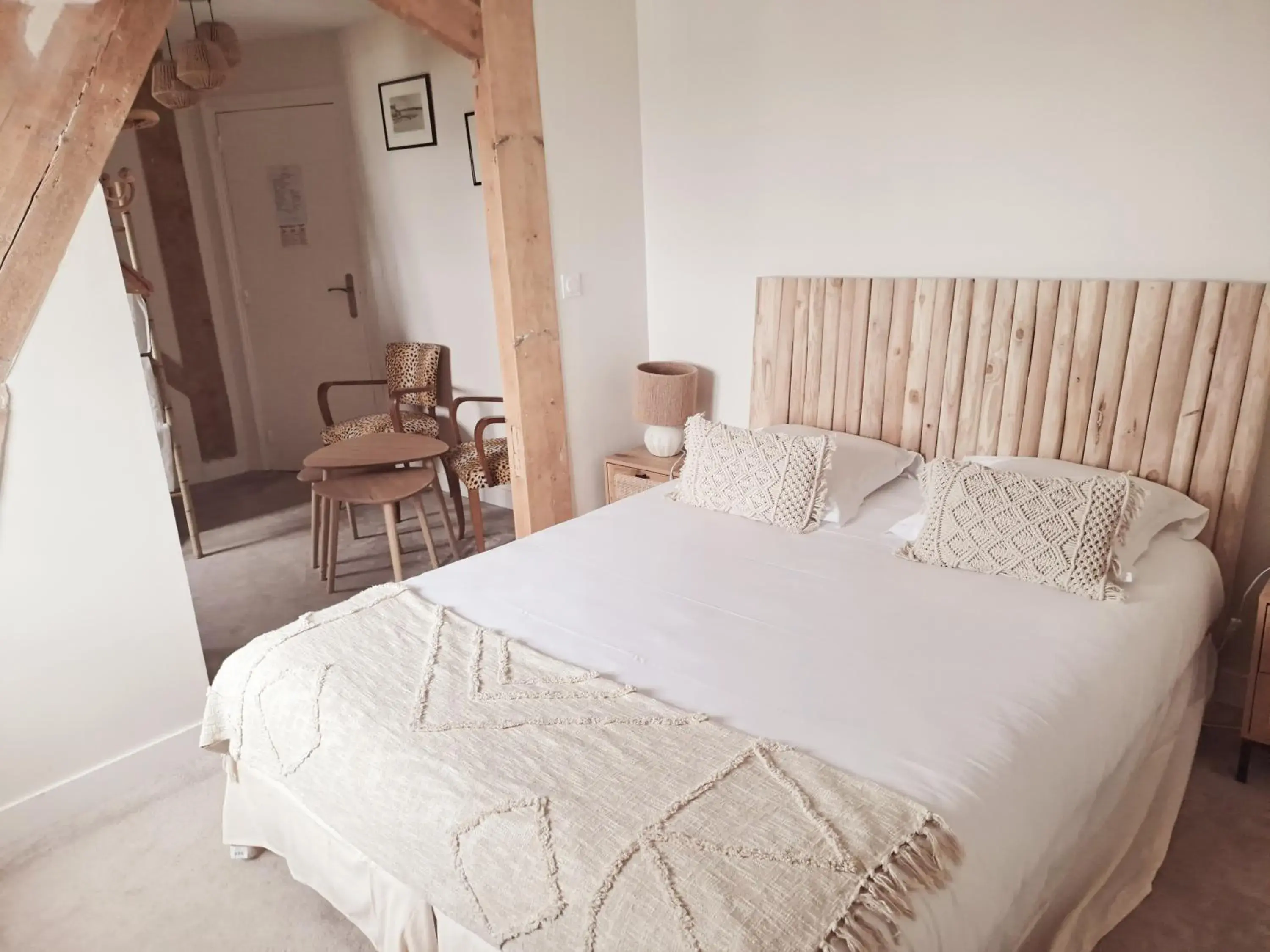 Deluxe Double Room with Sea View in Hôtel De La Mer - Deauville Blonville - Boutique Hôtel de charme vue Mer ou Campagne - Accès direct plage Deluxe Double Room with Sea View in Hôtel De La Mer - Deauville Blonville - Boutique Hôtel de charme vue Mer ou Campagne - Accès direct plage